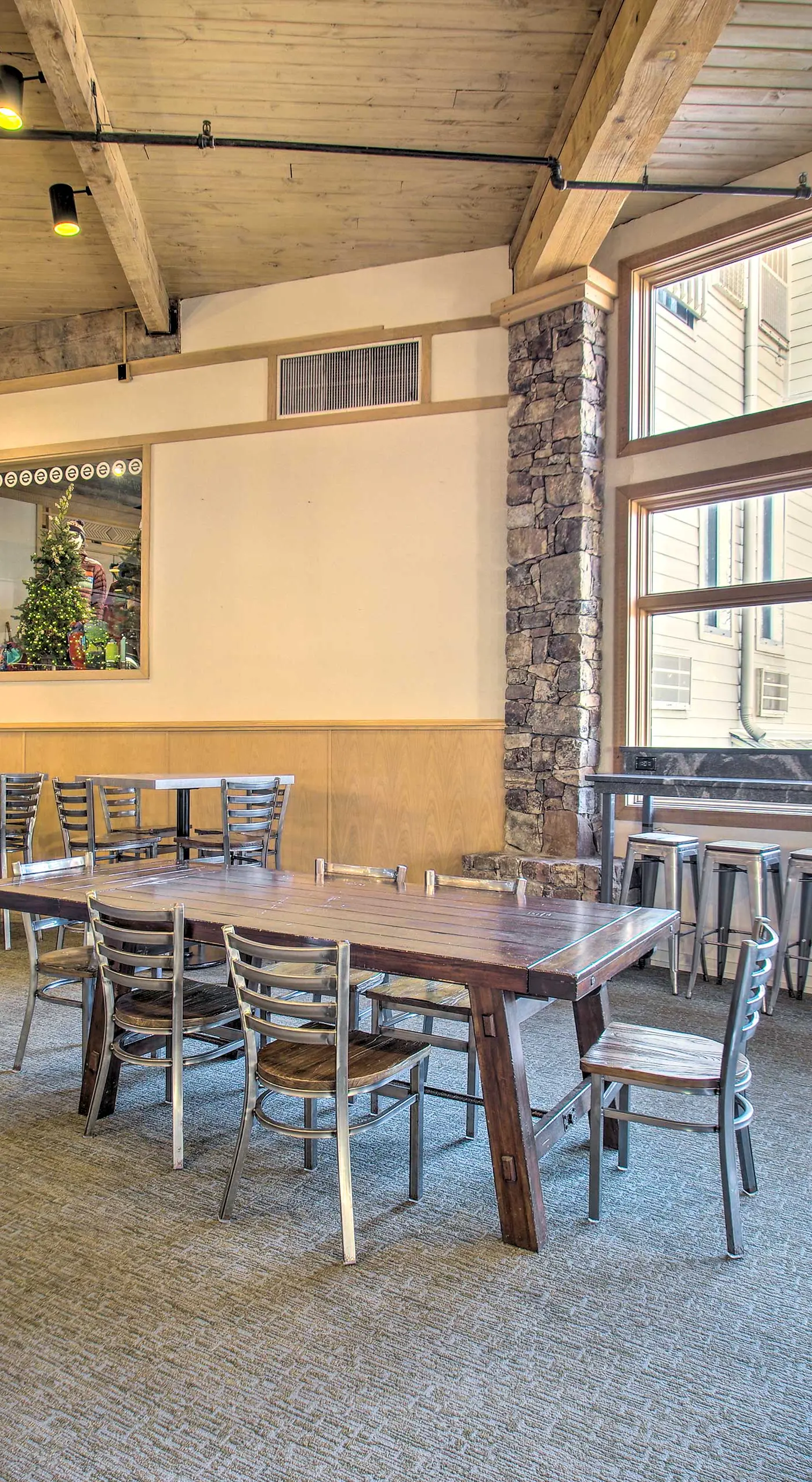 Snug Wintergreen Resort Studio: Ski In & Out!