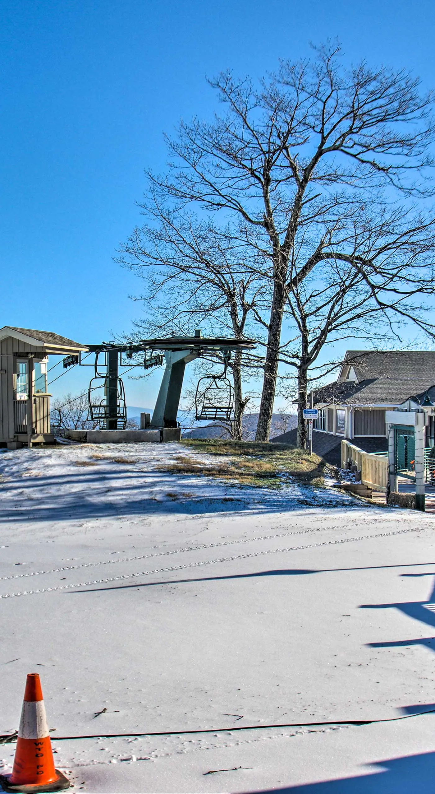 Snug Wintergreen Resort Studio: Ski In & Out!
