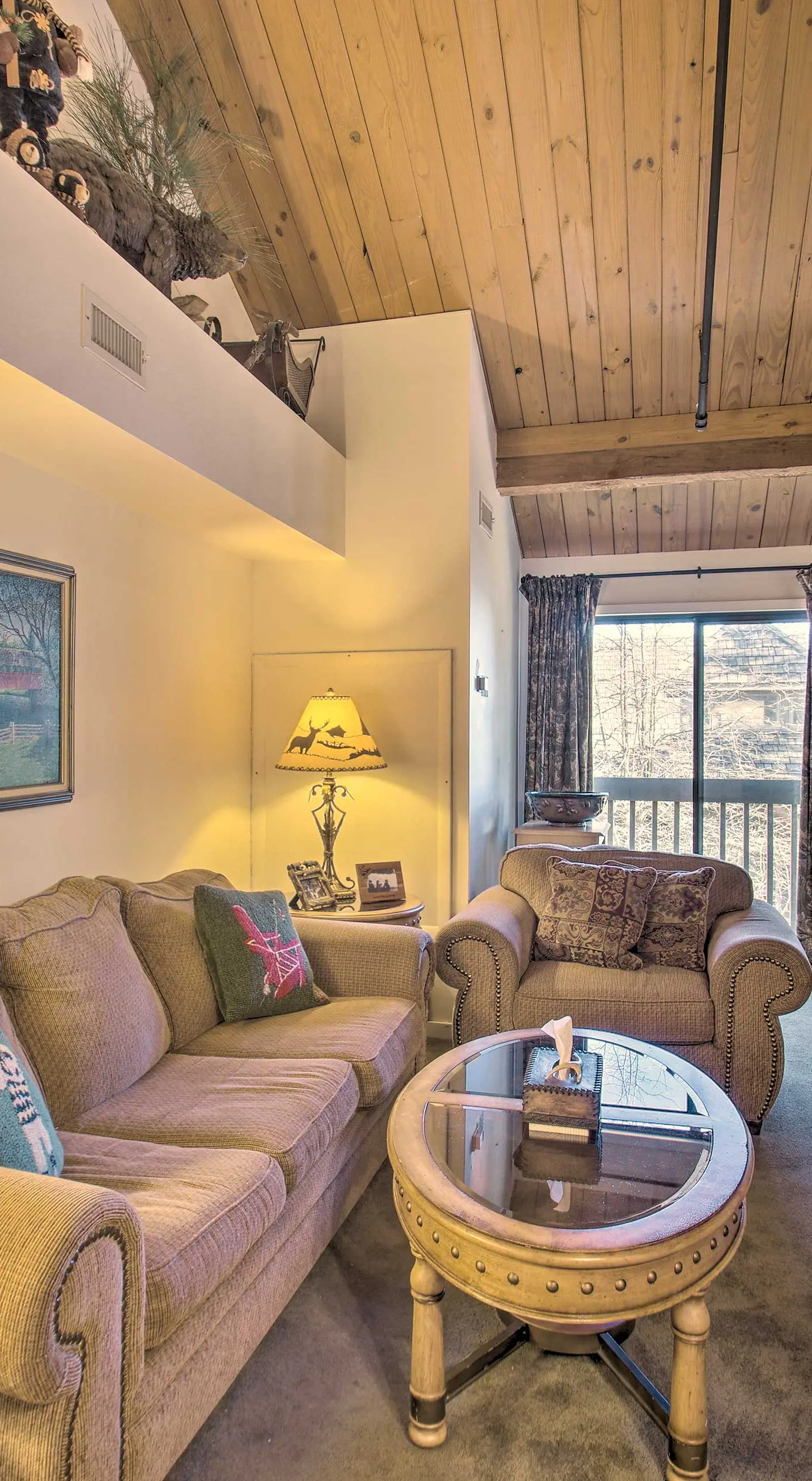 Snug Wintergreen Resort Studio: Ski In & Out!