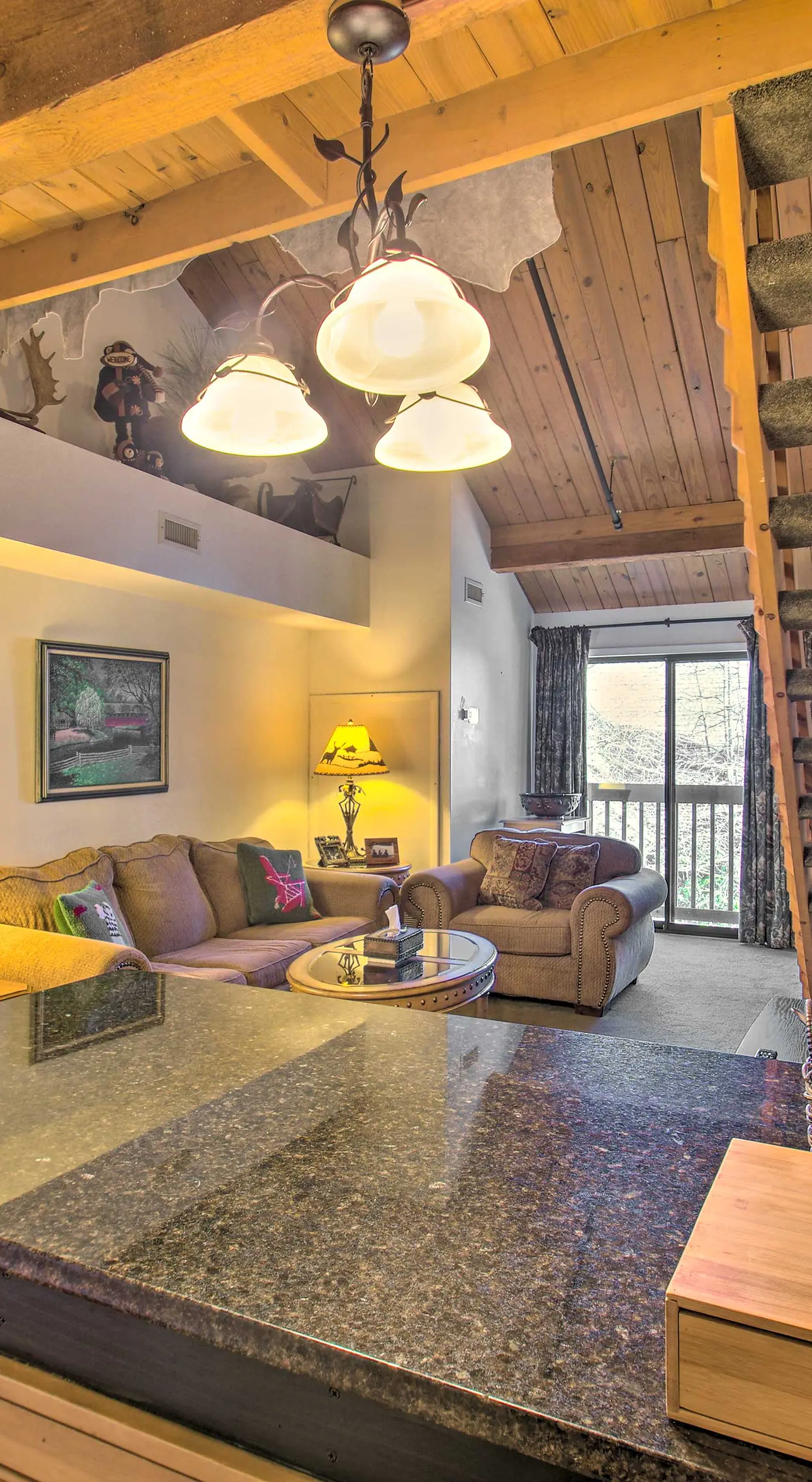 Snug Wintergreen Resort Studio: Ski In & Out!