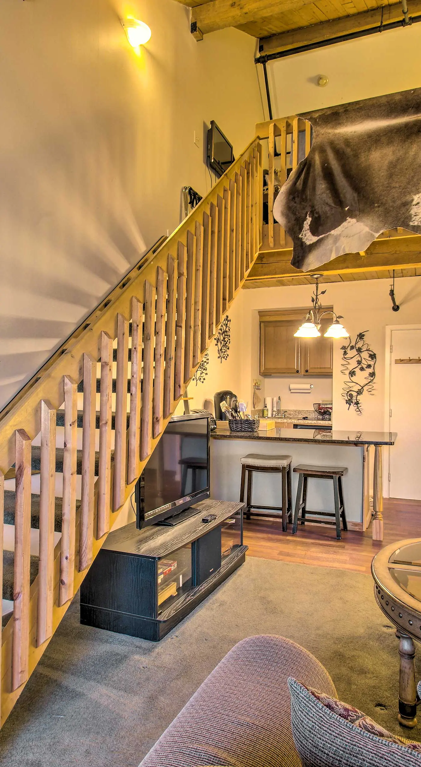 Snug Wintergreen Resort Studio: Ski In & Out!