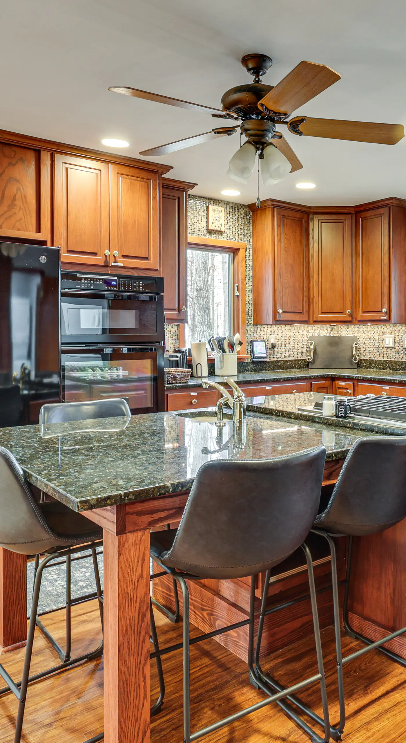 Grand Wintergreen Resort Home w/ Hot Tub!