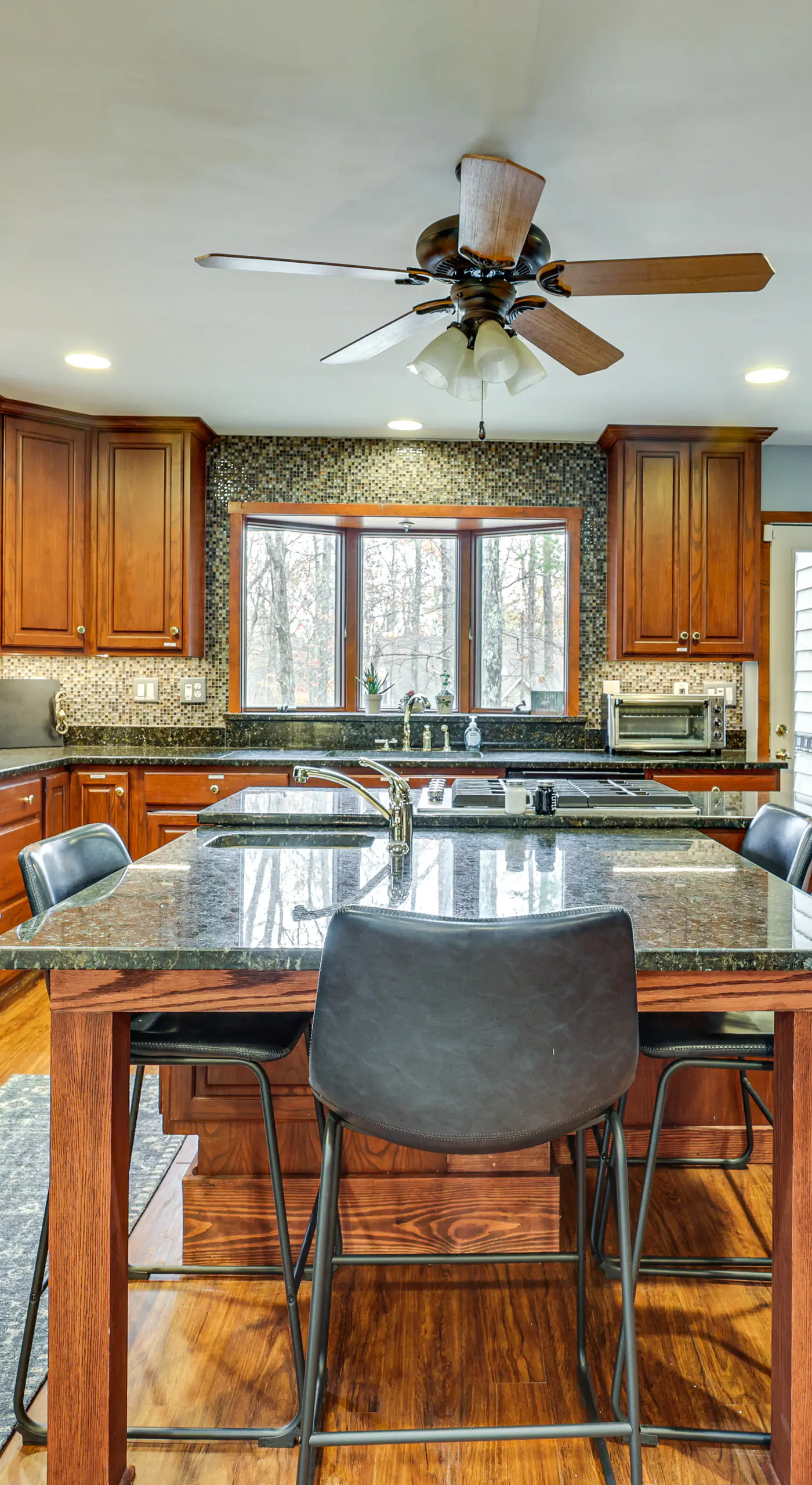 Grand Wintergreen Resort Home w/ Hot Tub!