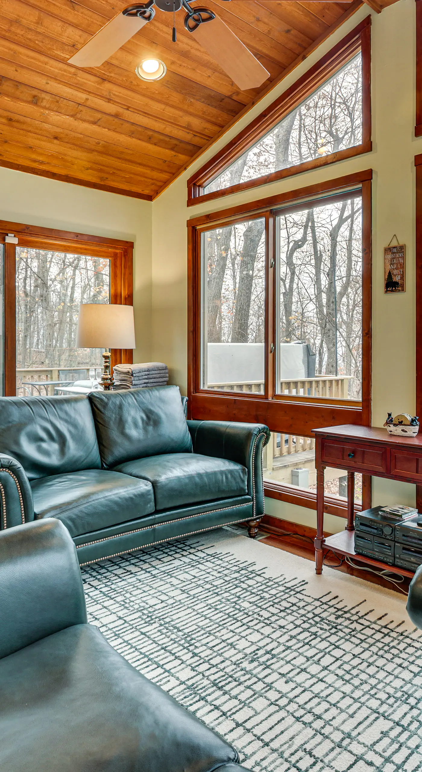 Grand Wintergreen Resort Home w/ Hot Tub!
