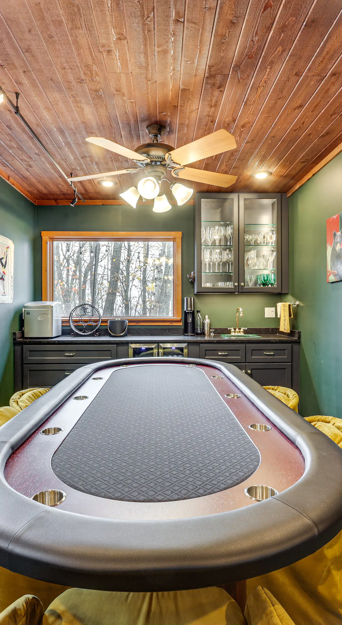 Grand Wintergreen Resort Home w/ Hot Tub!