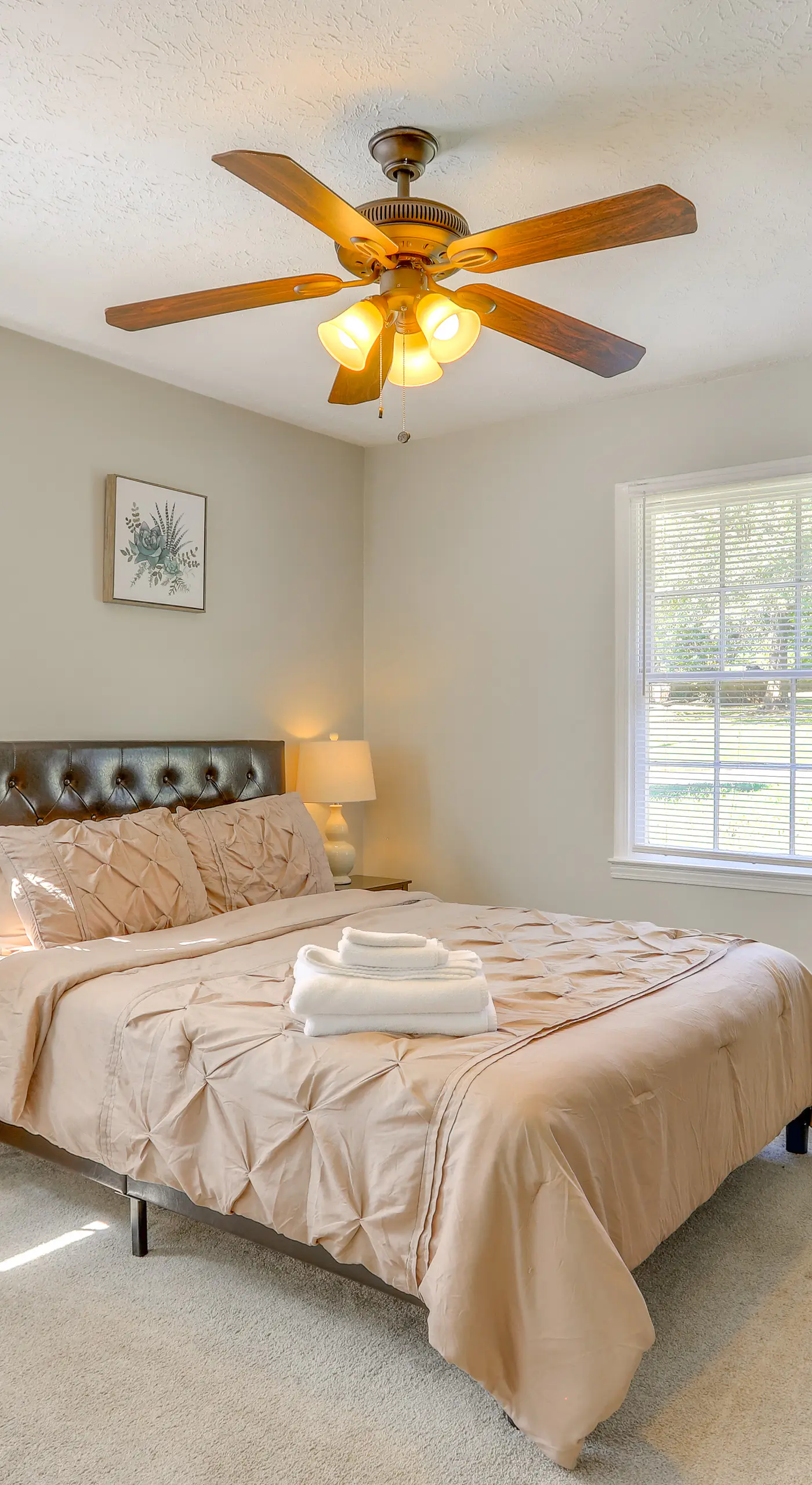 Deck & Game Room: Family Home in Stockbridge!