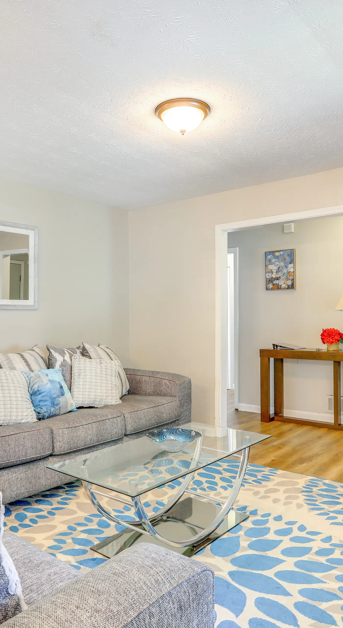 Deck & Game Room: Family Home in Stockbridge!