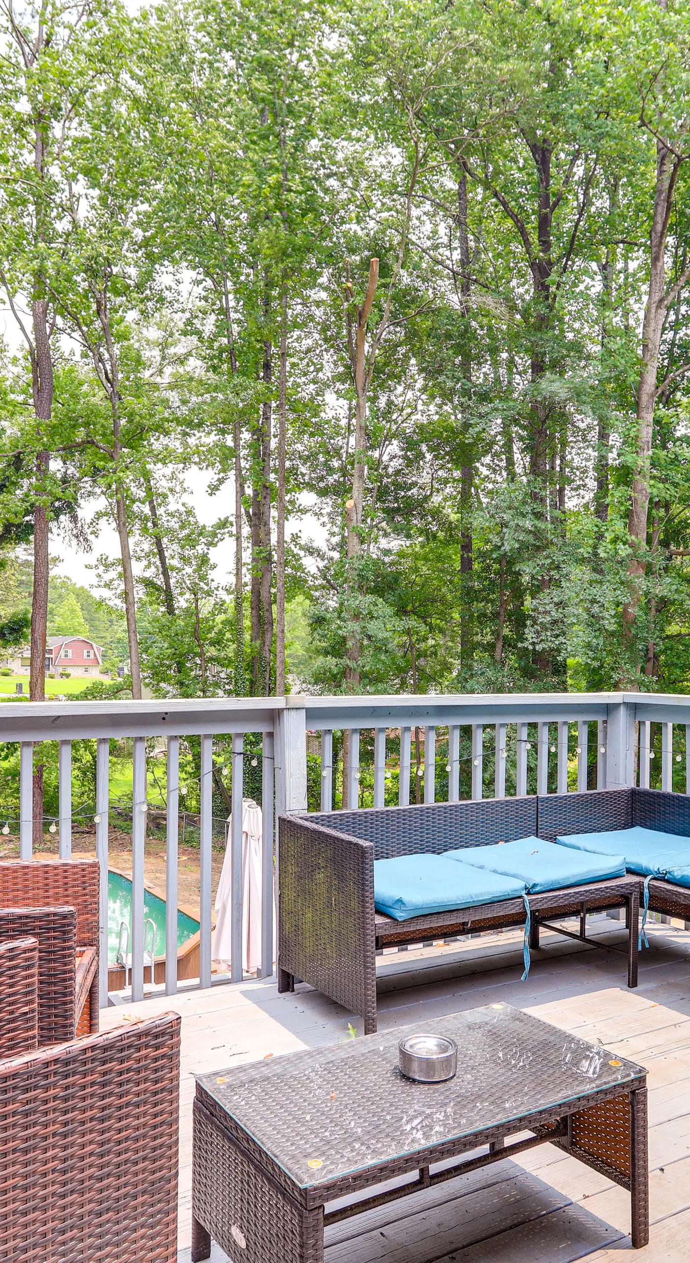 Deck & Game Room: Family Home in Stockbridge!