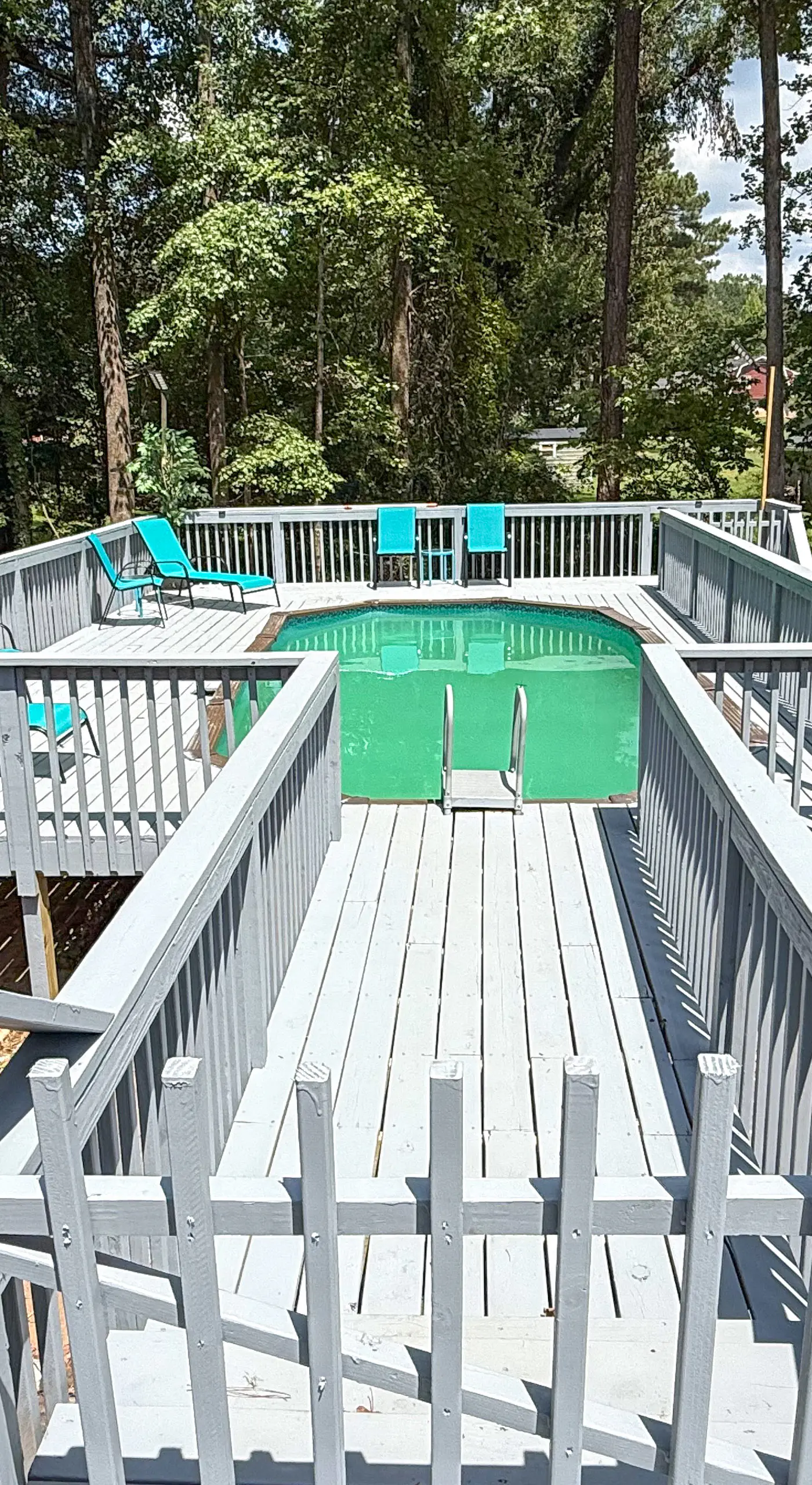Deck & Game Room: Family Home in Stockbridge!