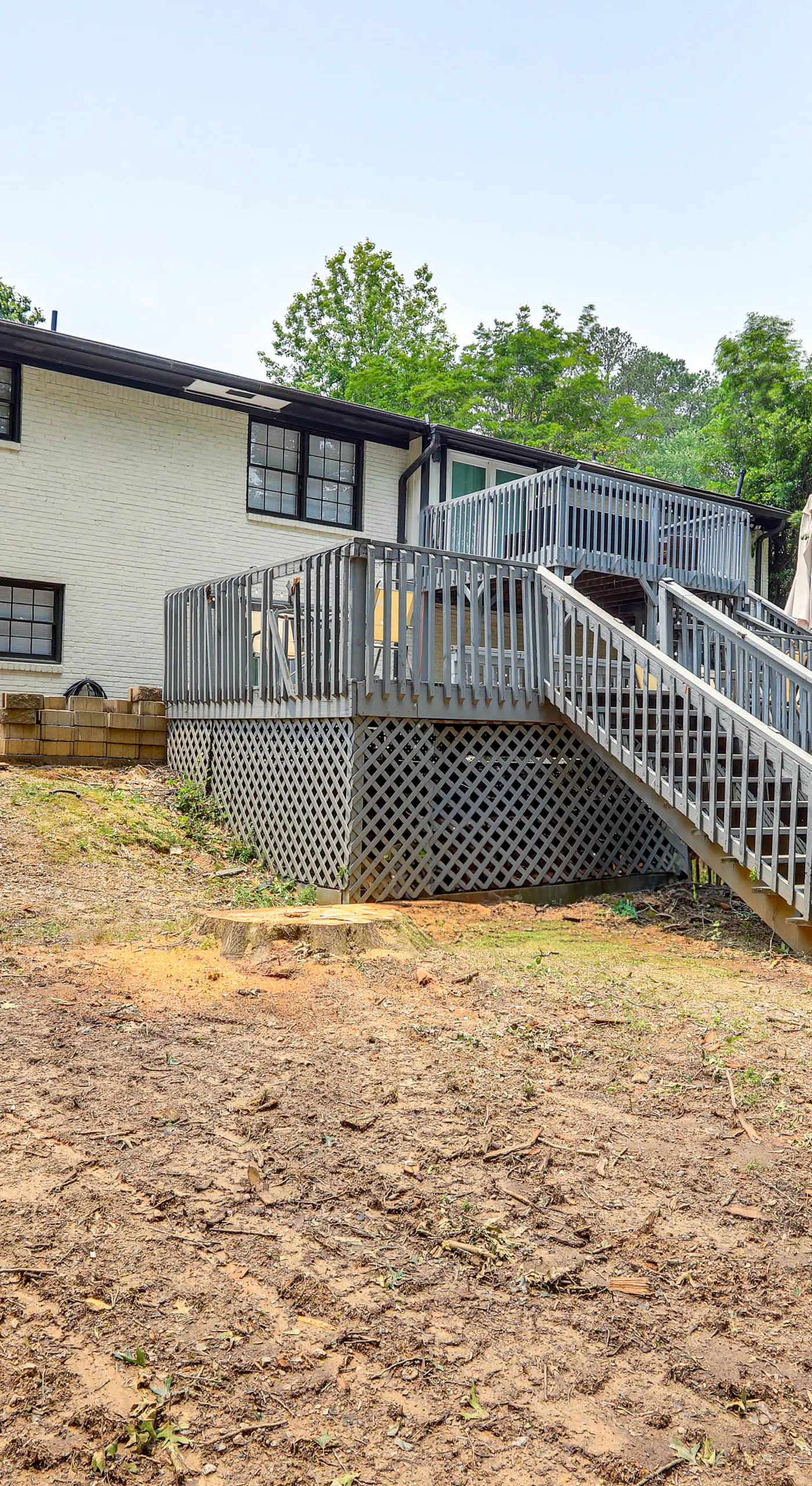Deck & Game Room: Family Home in Stockbridge!