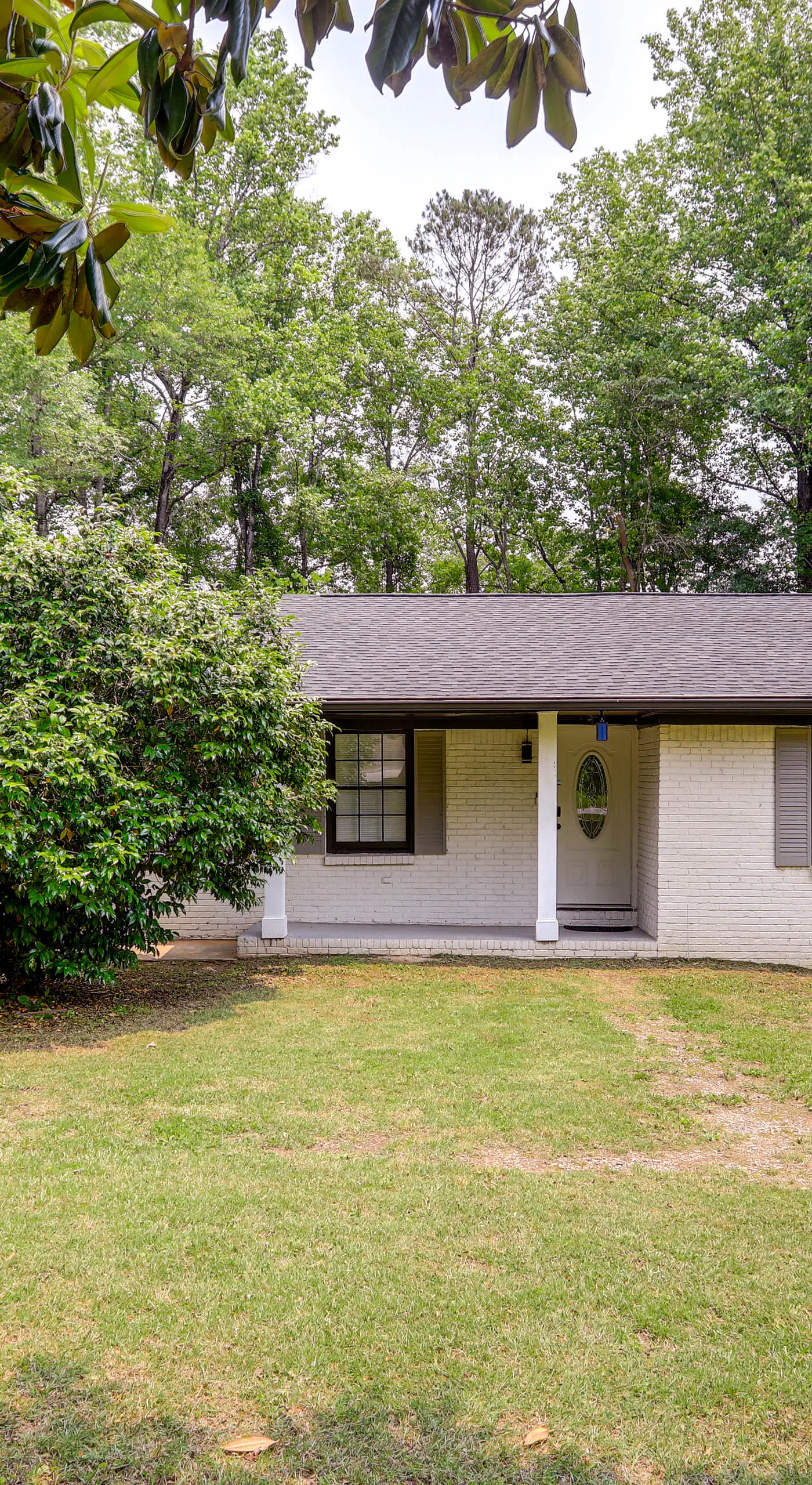 Deck & Game Room: Family Home in Stockbridge!