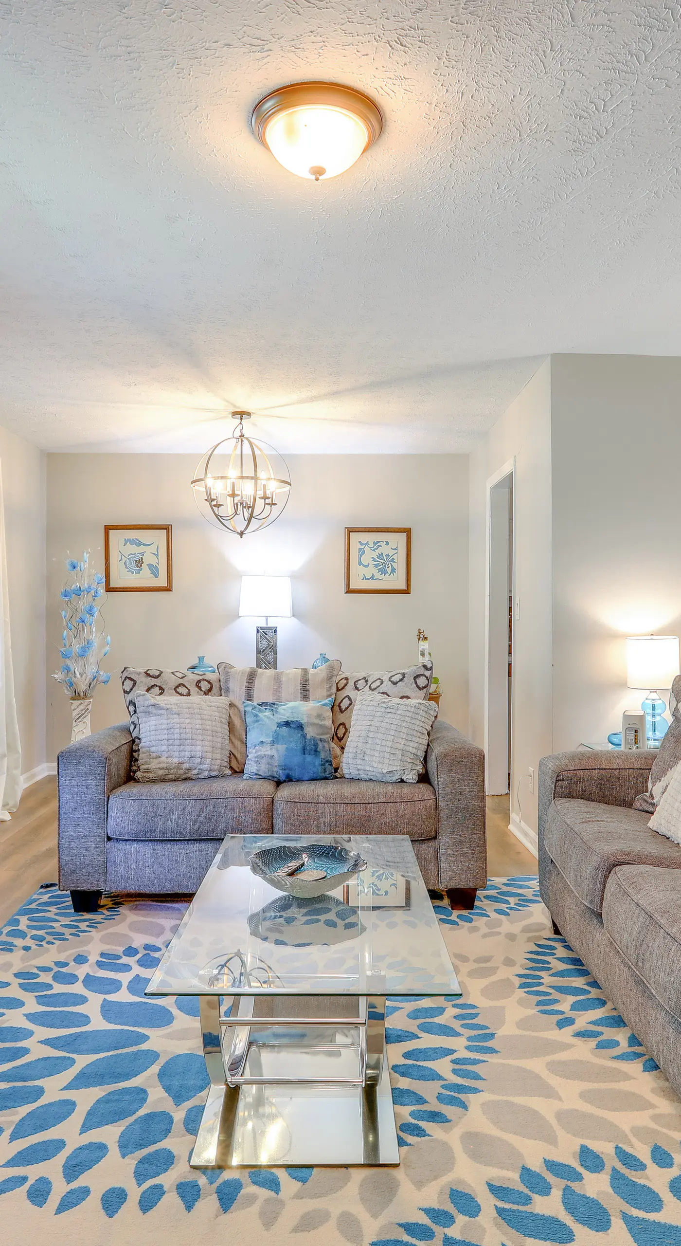 Deck & Game Room: Family Home in Stockbridge!