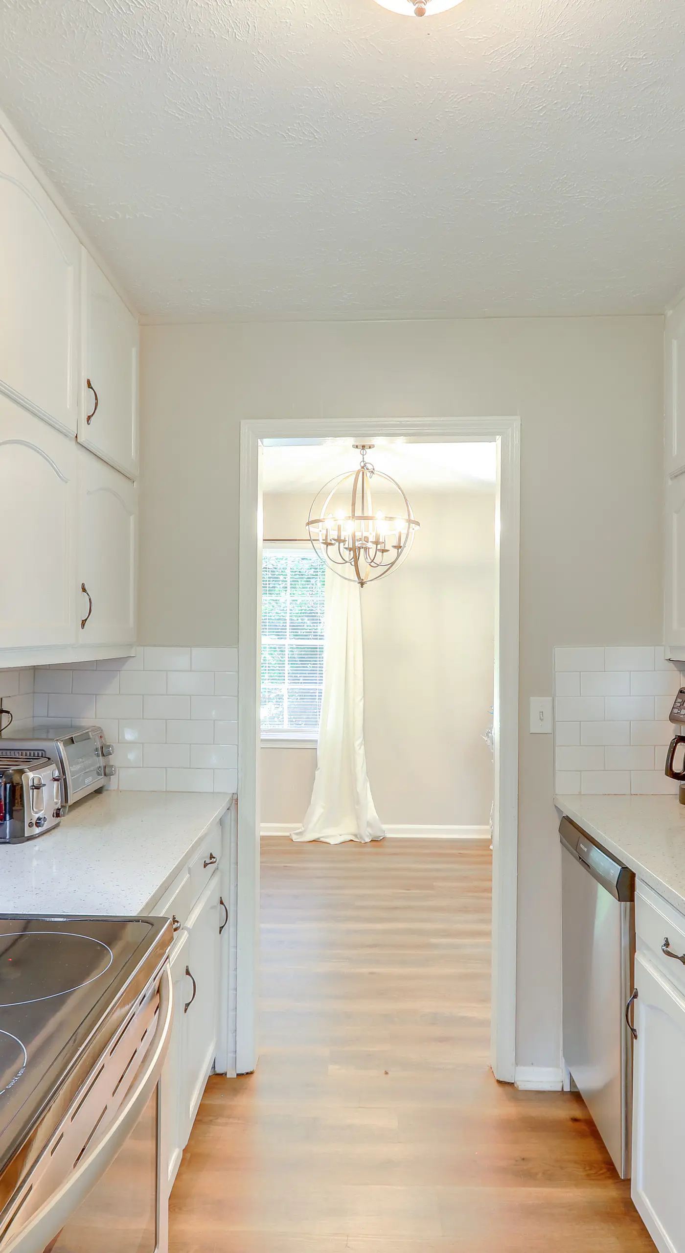 Deck & Game Room: Family Home in Stockbridge!