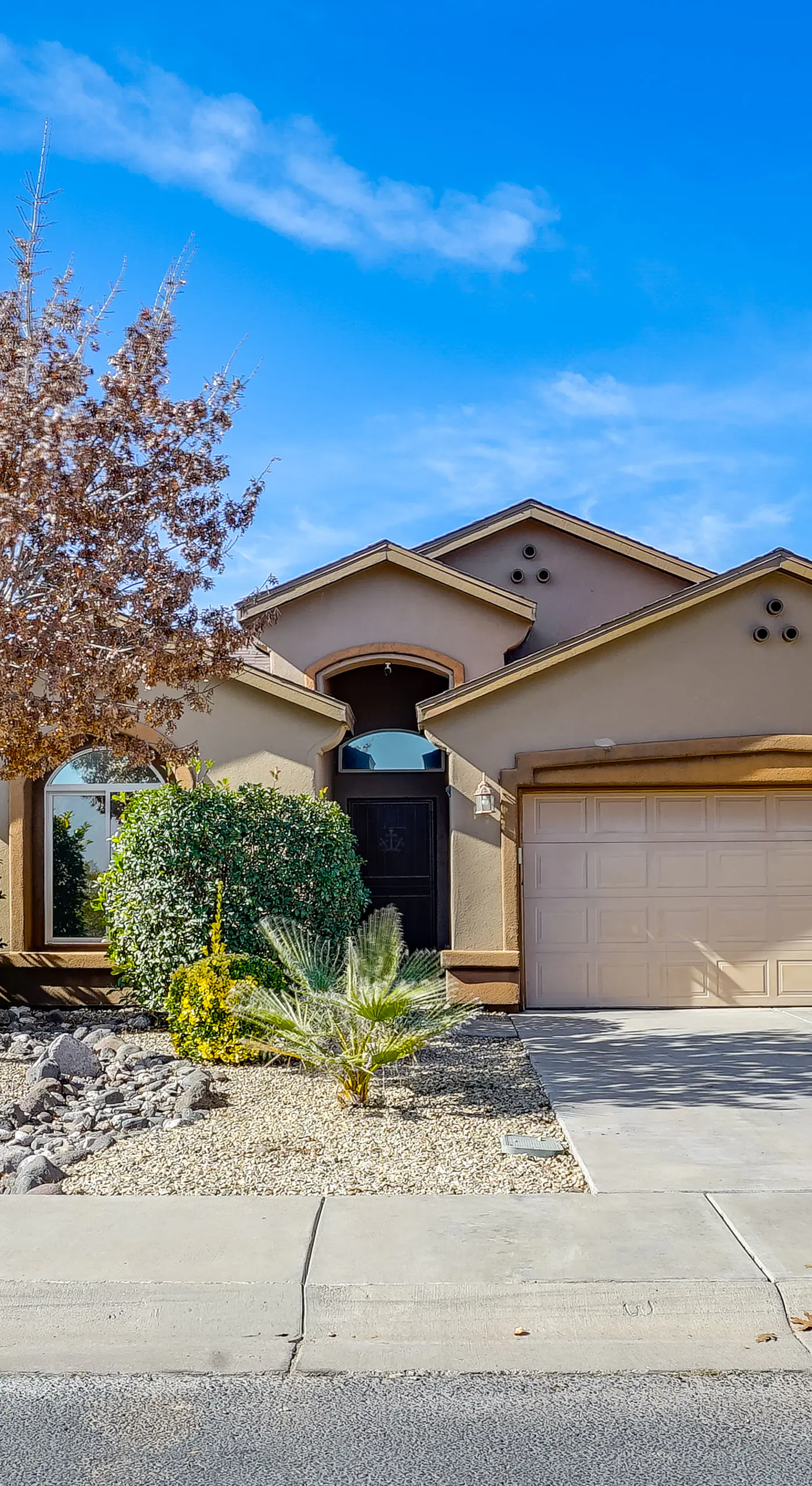 Pet-Friendly Getaway w/ Mtn Views in Las Cruces!