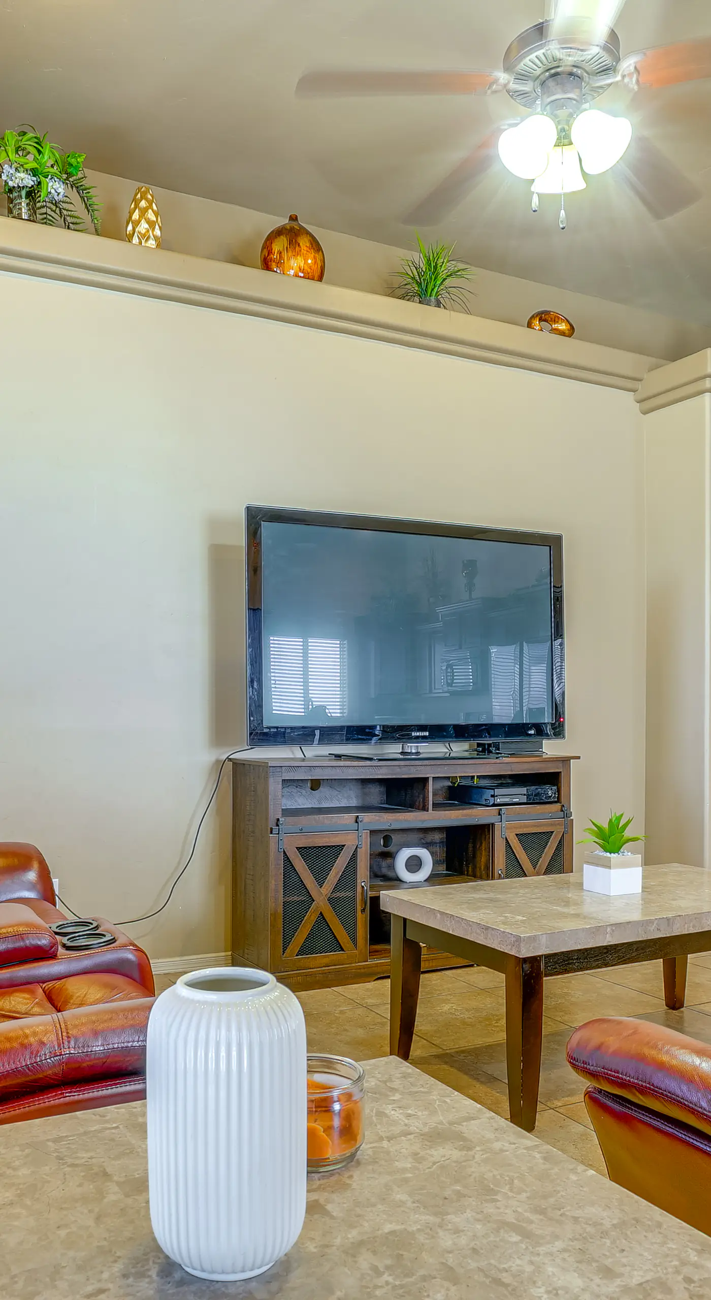Pet-Friendly Getaway w/ Mtn Views in Las Cruces!