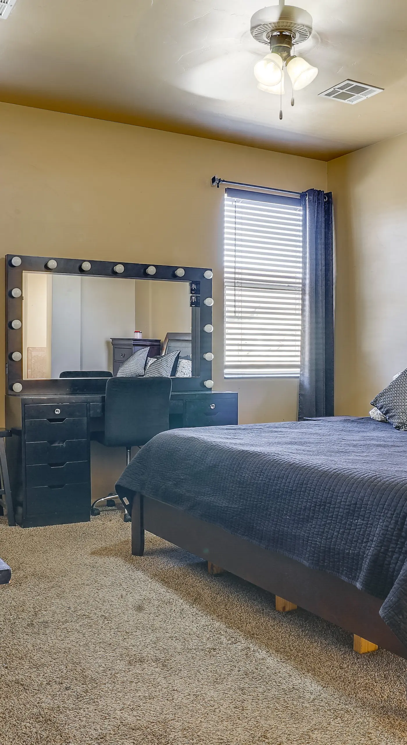 Pet-Friendly Getaway w/ Mtn Views in Las Cruces!