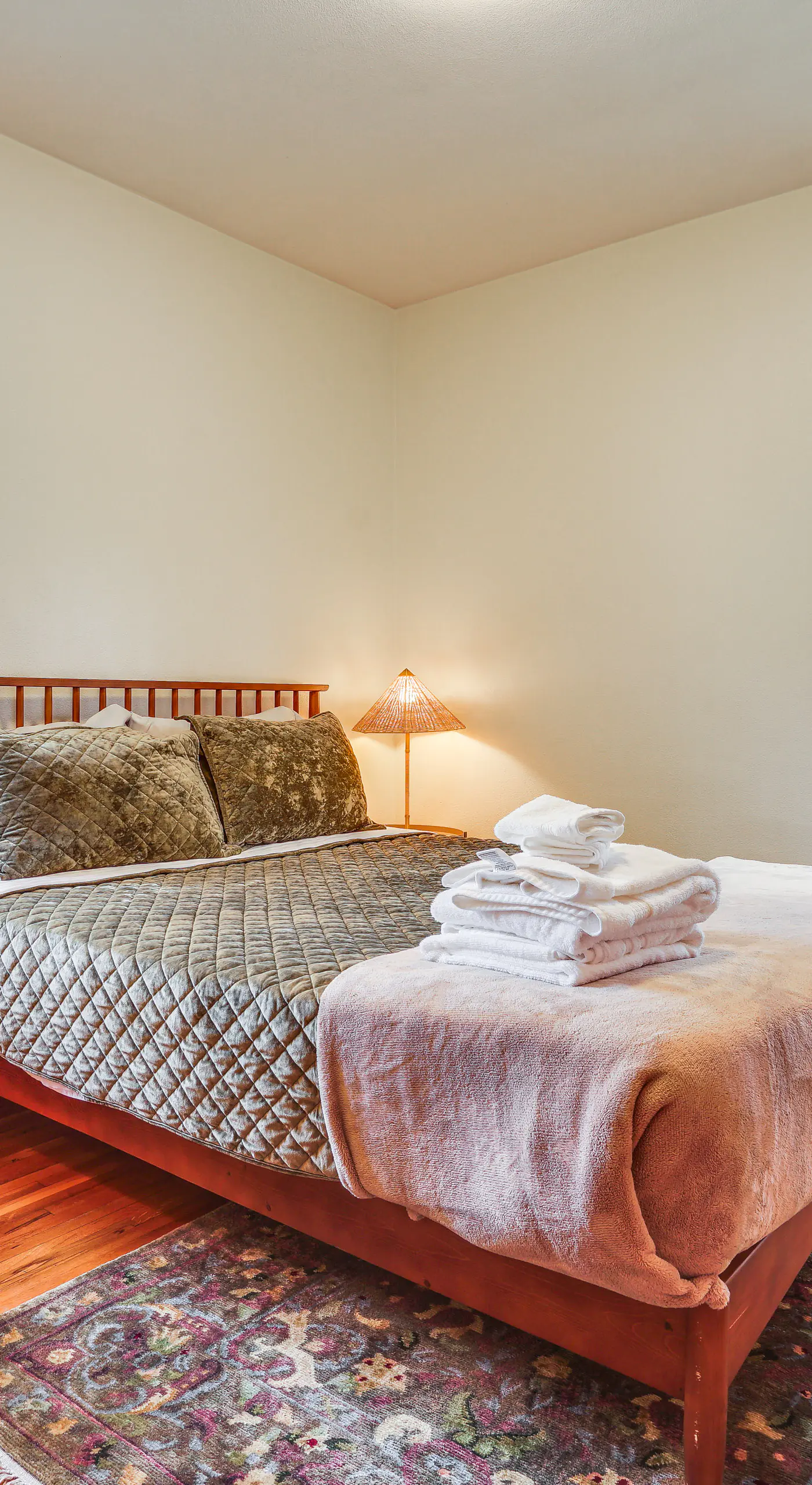 Pet-Friendly St Paul Home < 5 Mi to Downtown!