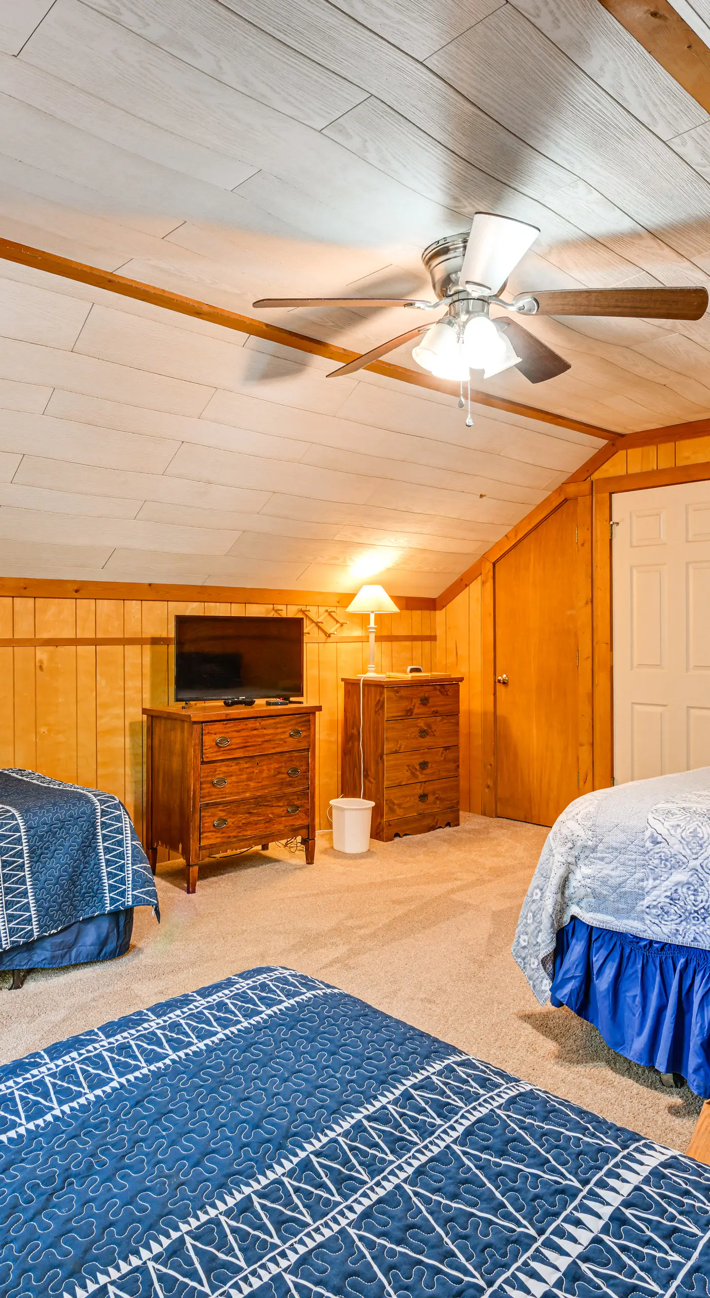 Private Dock & Beach! Lake Norman Cottage Hideaway