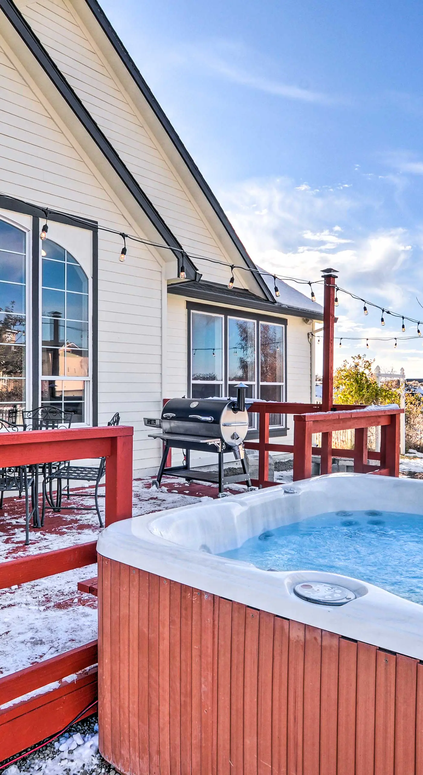 Alluring Home w/ Fire Pit < 1/2 Mi to OIT!