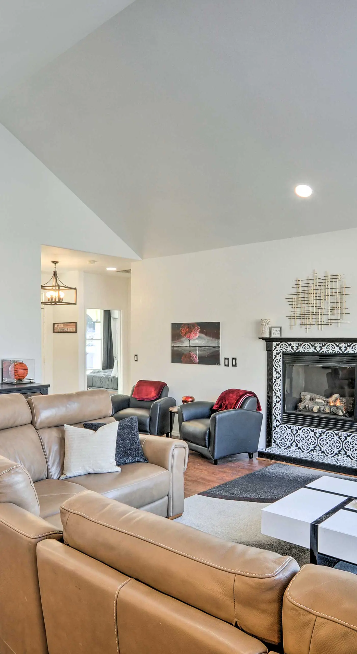 Alluring Home w/ Fire Pit < 1/2 Mi to OIT!