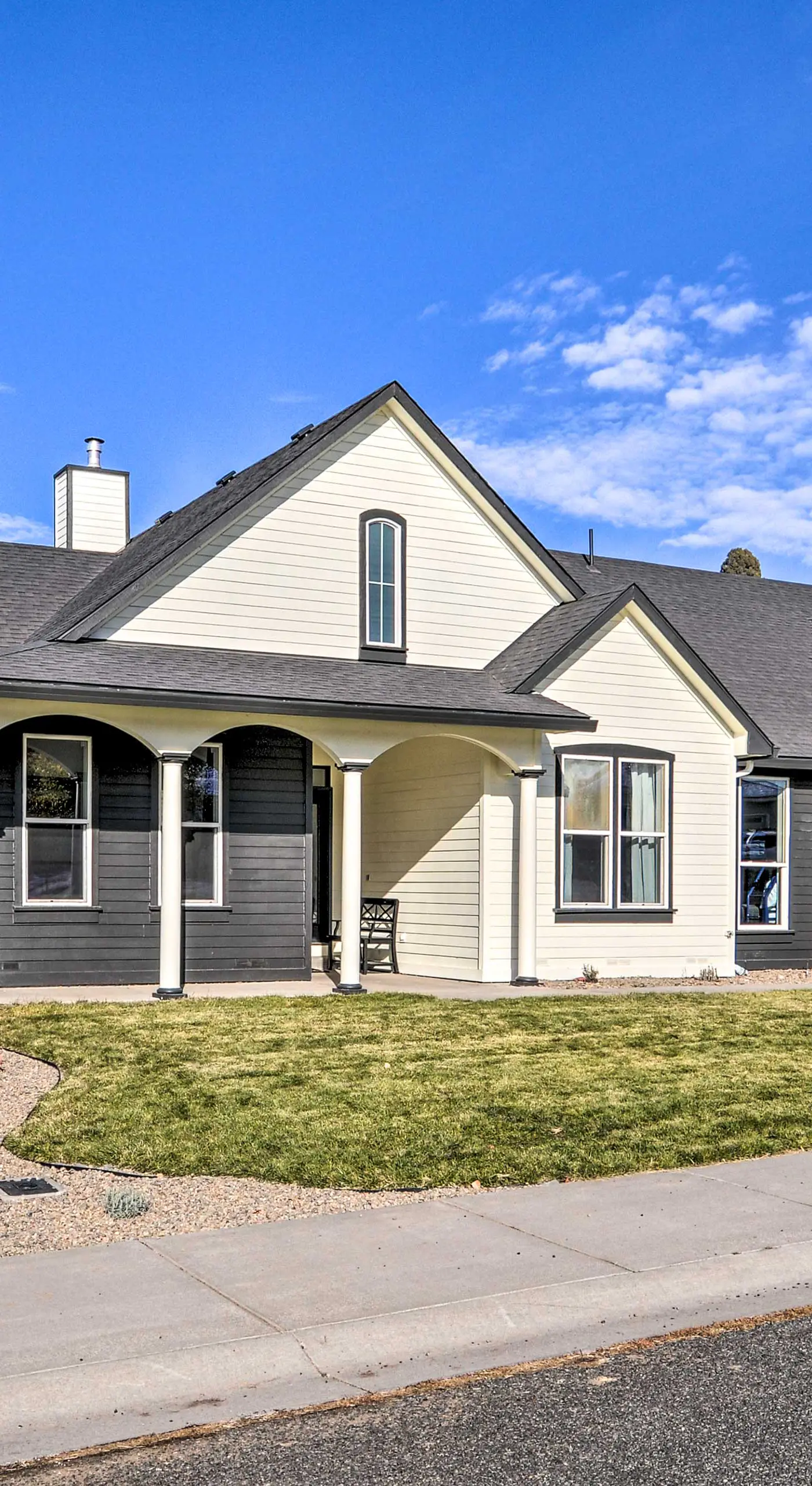 Alluring Home w/ Fire Pit < 1/2 Mi to OIT!