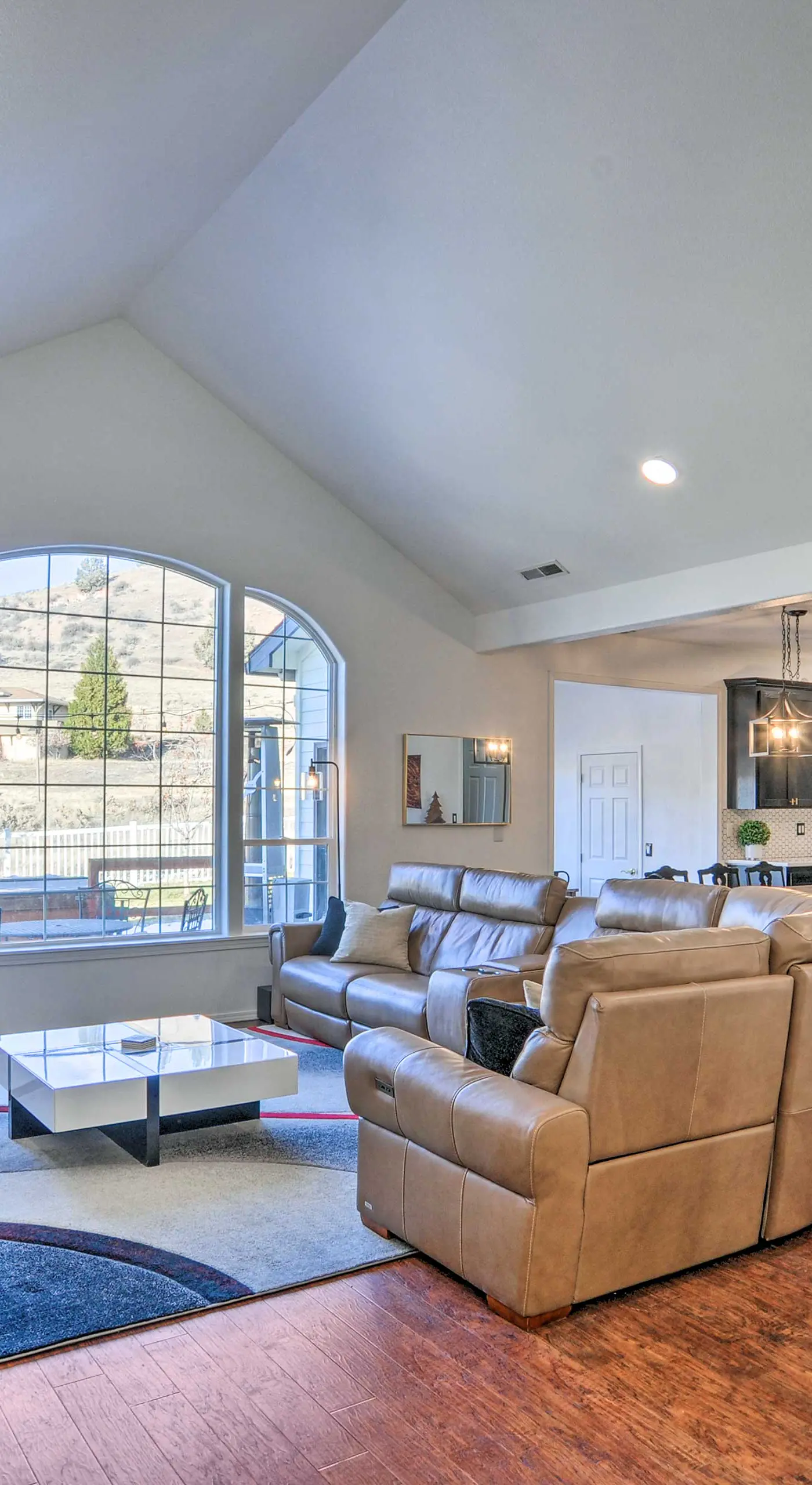 Alluring Home w/ Fire Pit < 1/2 Mi to OIT!