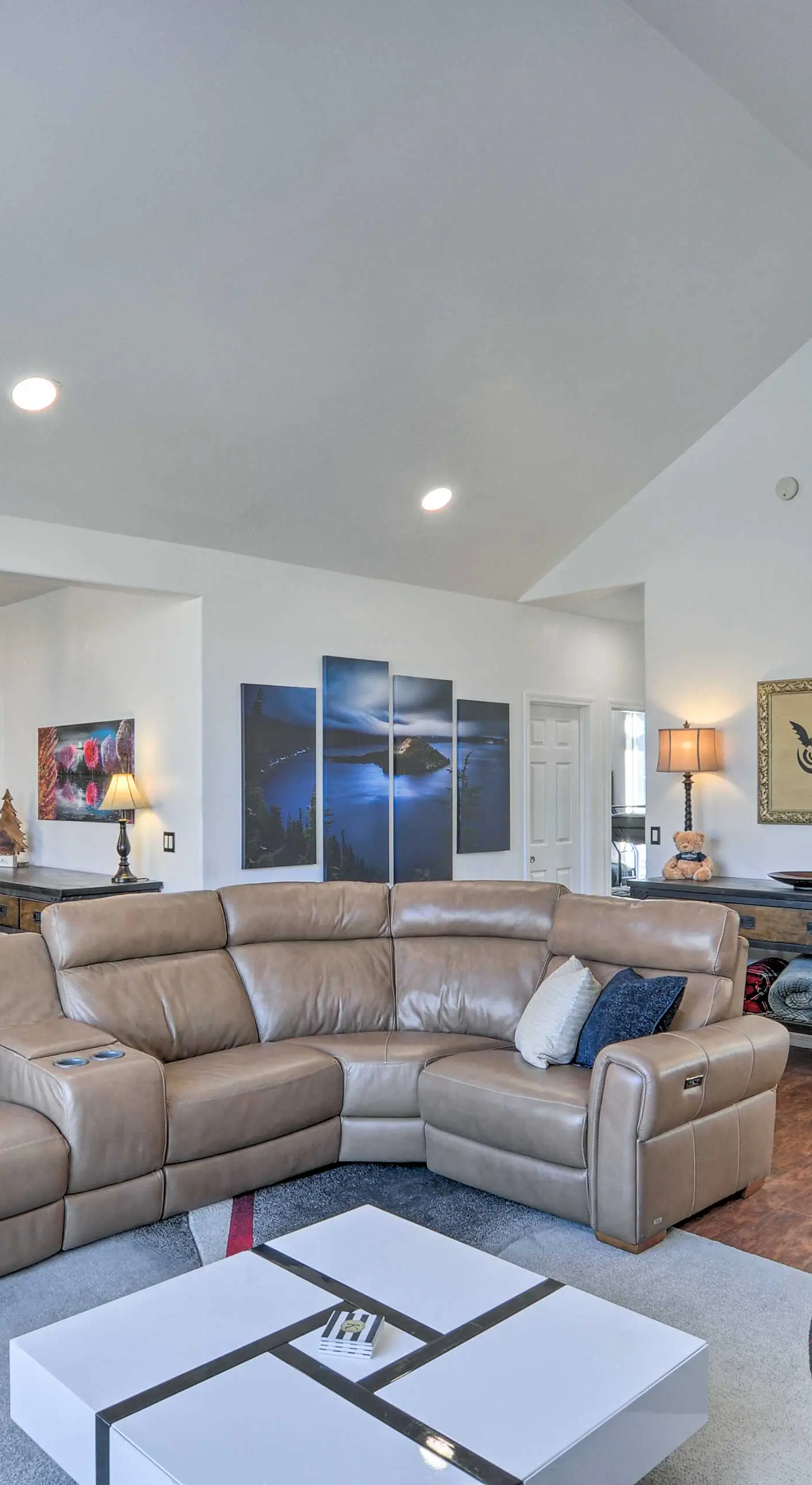 Alluring Home w/ Fire Pit < 1/2 Mi to OIT!