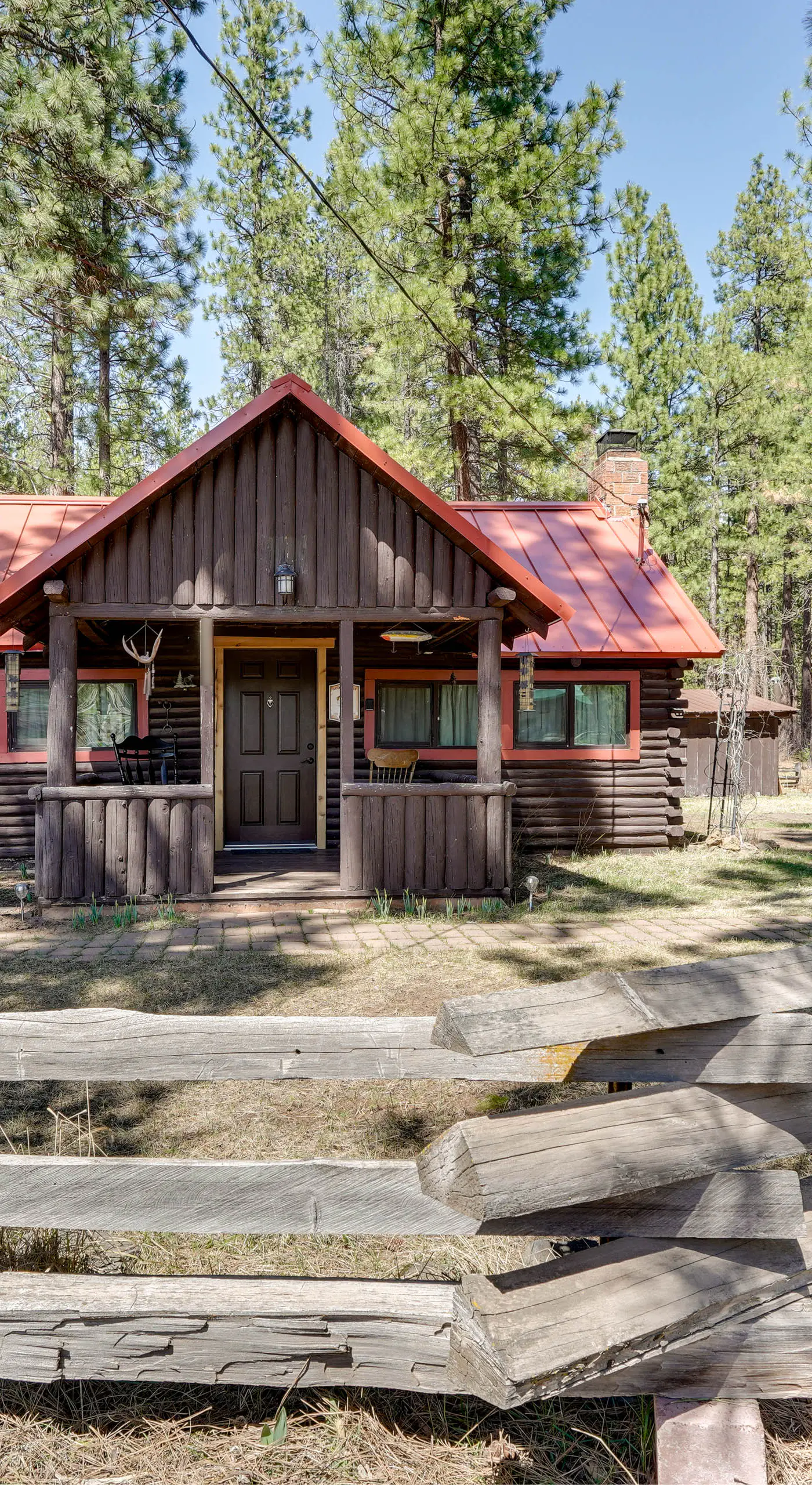 Remote Escape: Klamath Falls Cabin By Lake & Hikes
