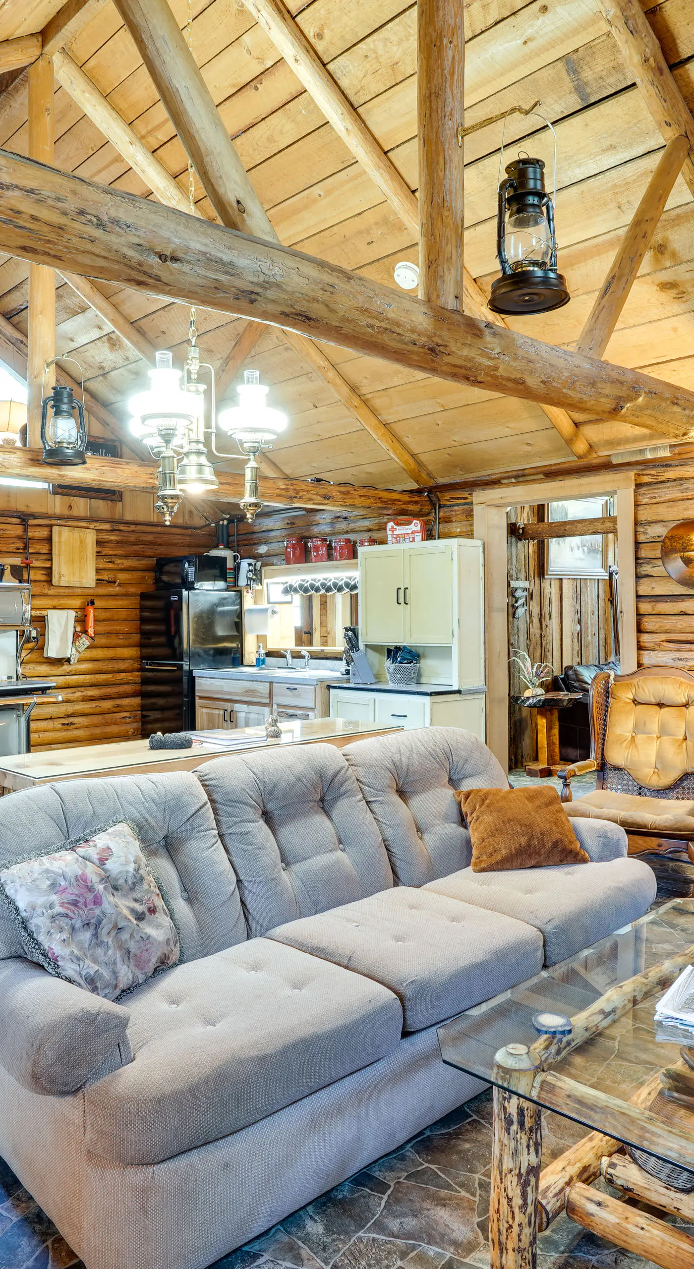 Remote Escape: Klamath Falls Cabin By Lake & Hikes