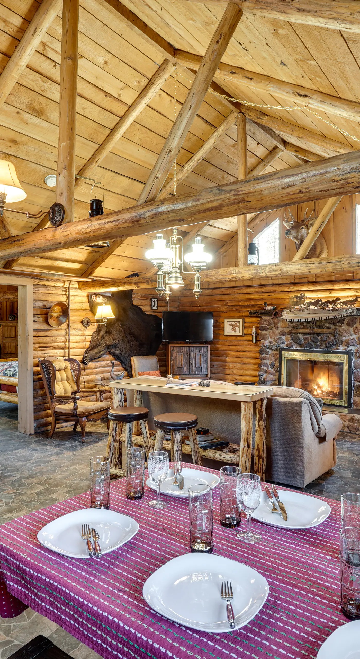 Remote Escape: Klamath Falls Cabin By Lake & Hikes
