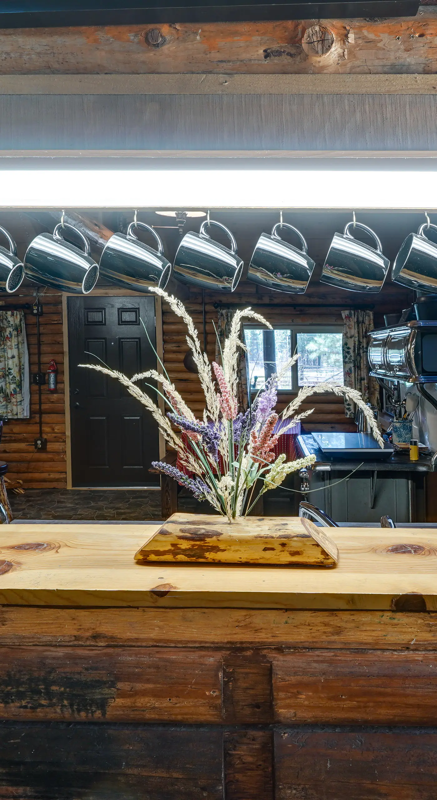 Remote Escape: Klamath Falls Cabin By Lake & Hikes