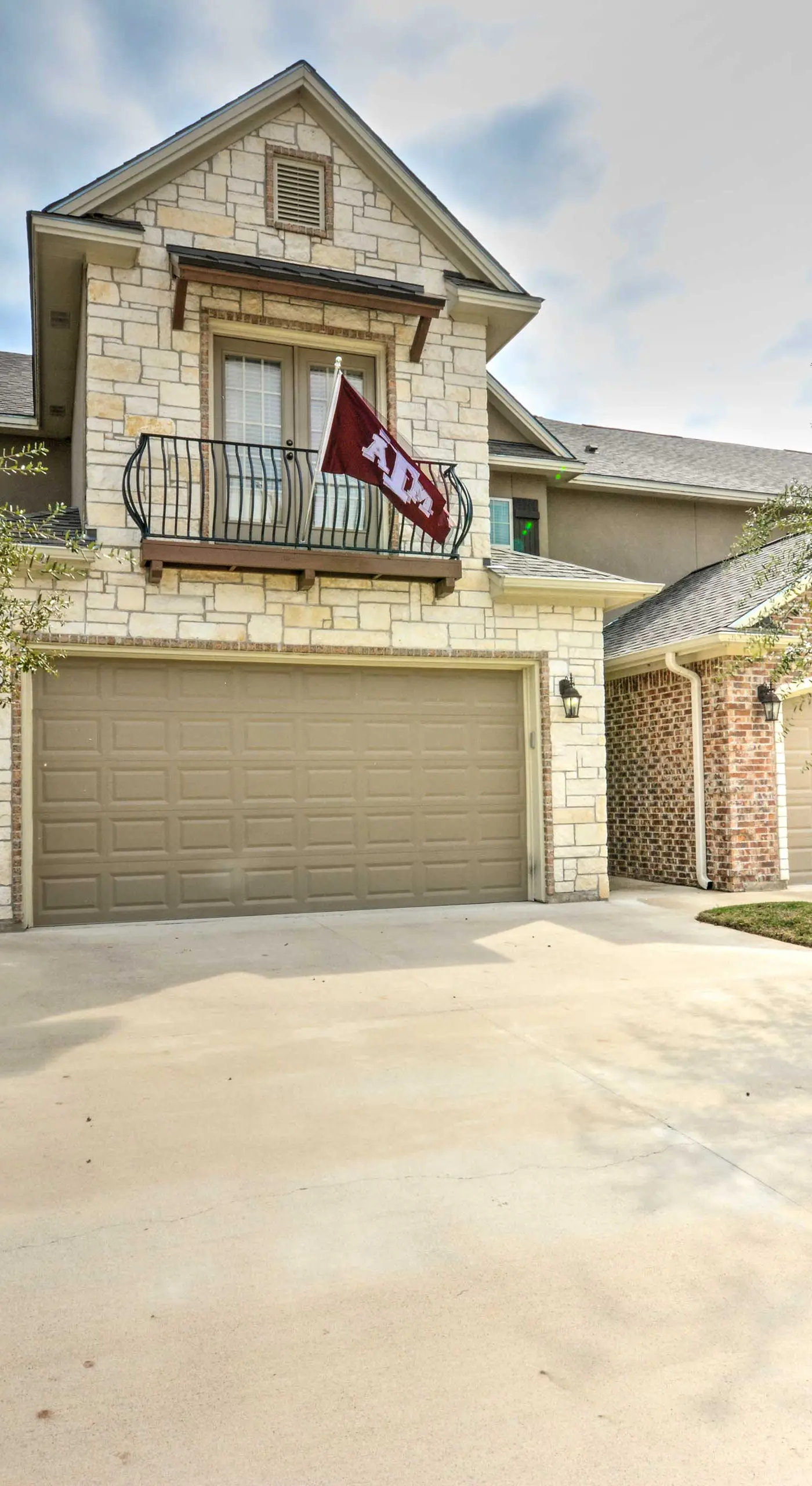 College Station Townhouse w/ Private Patio