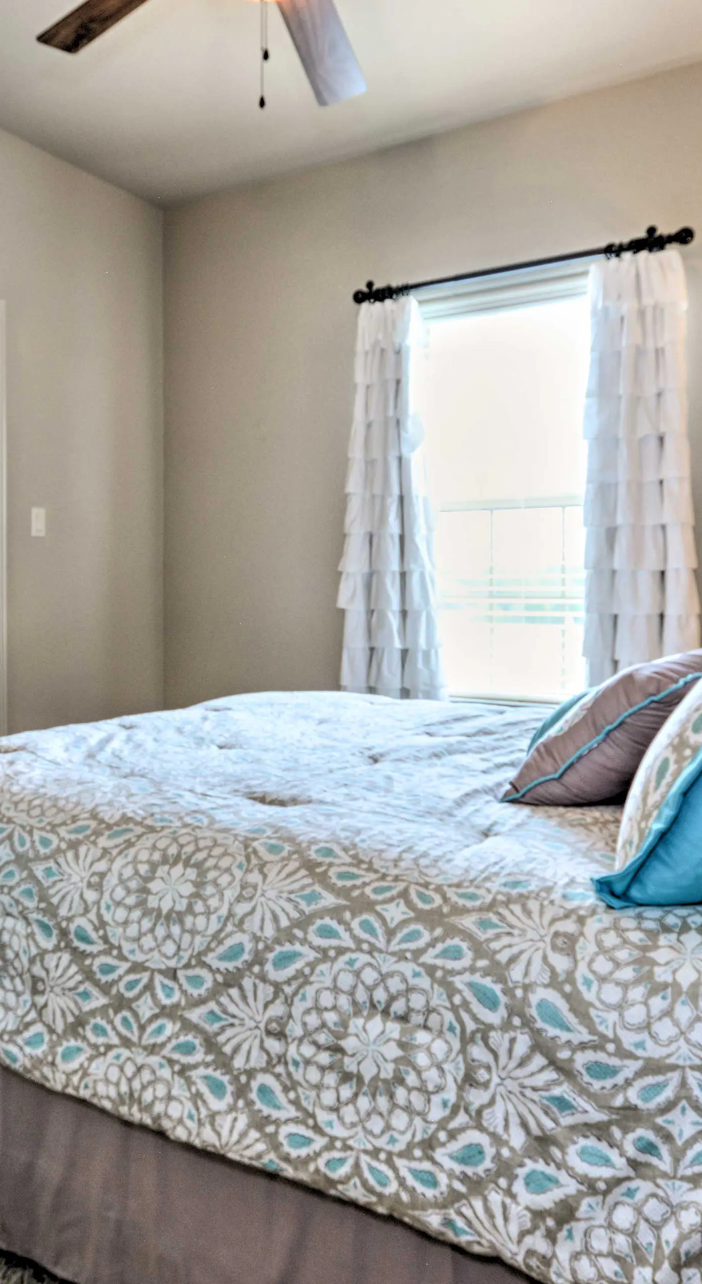 College Station Townhouse w/ Private Patio