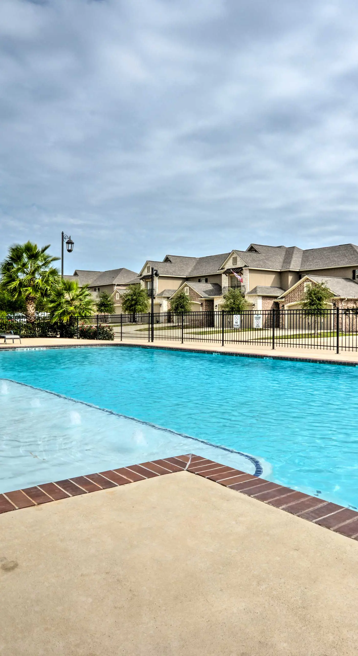 College Station Townhouse w/ Private Patio