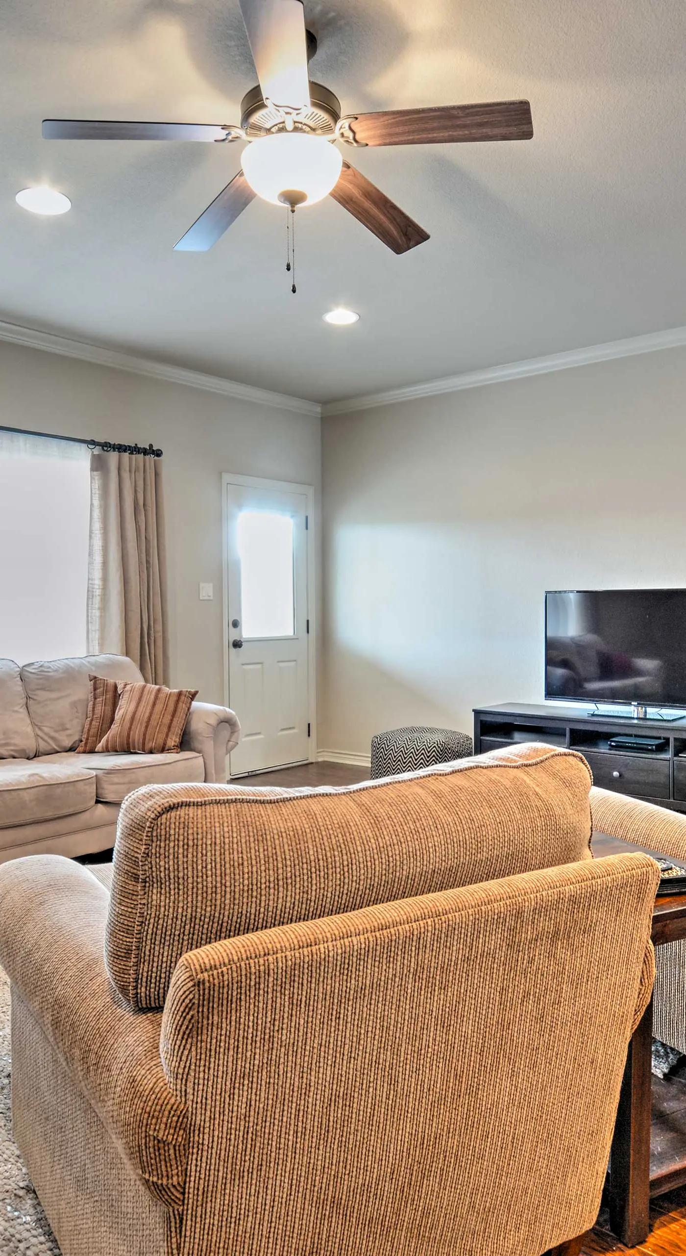 College Station Townhouse w/ Private Patio