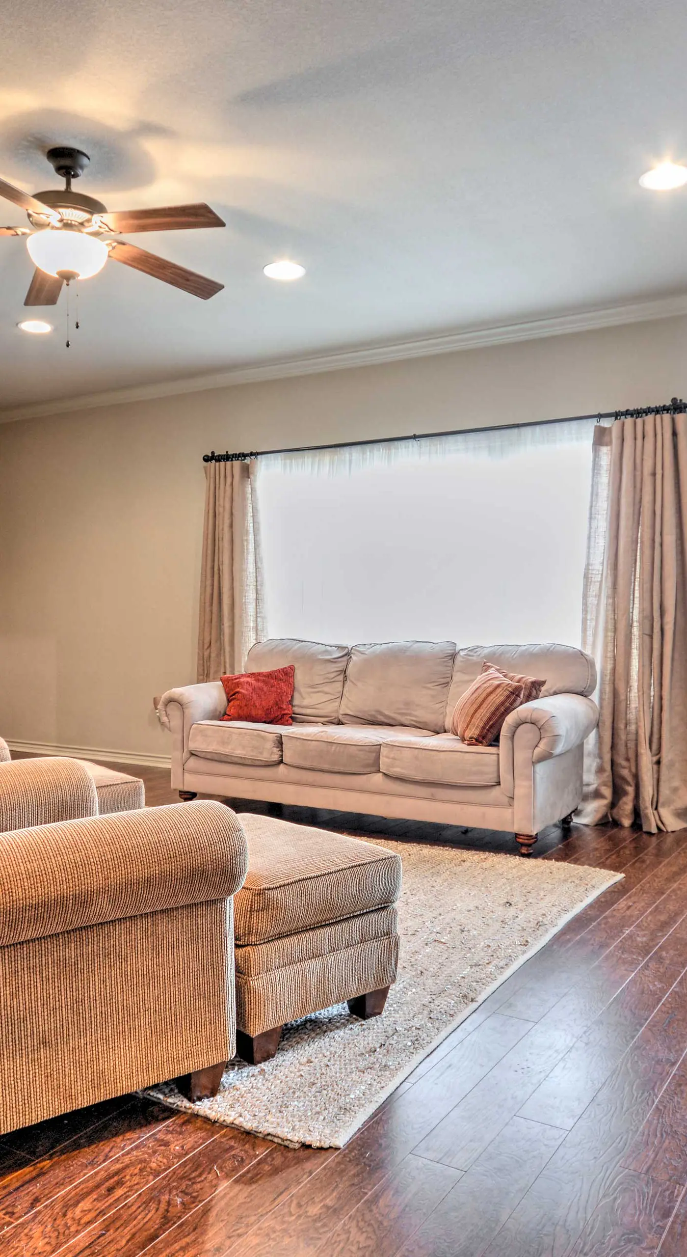 College Station Townhouse w/ Private Patio
