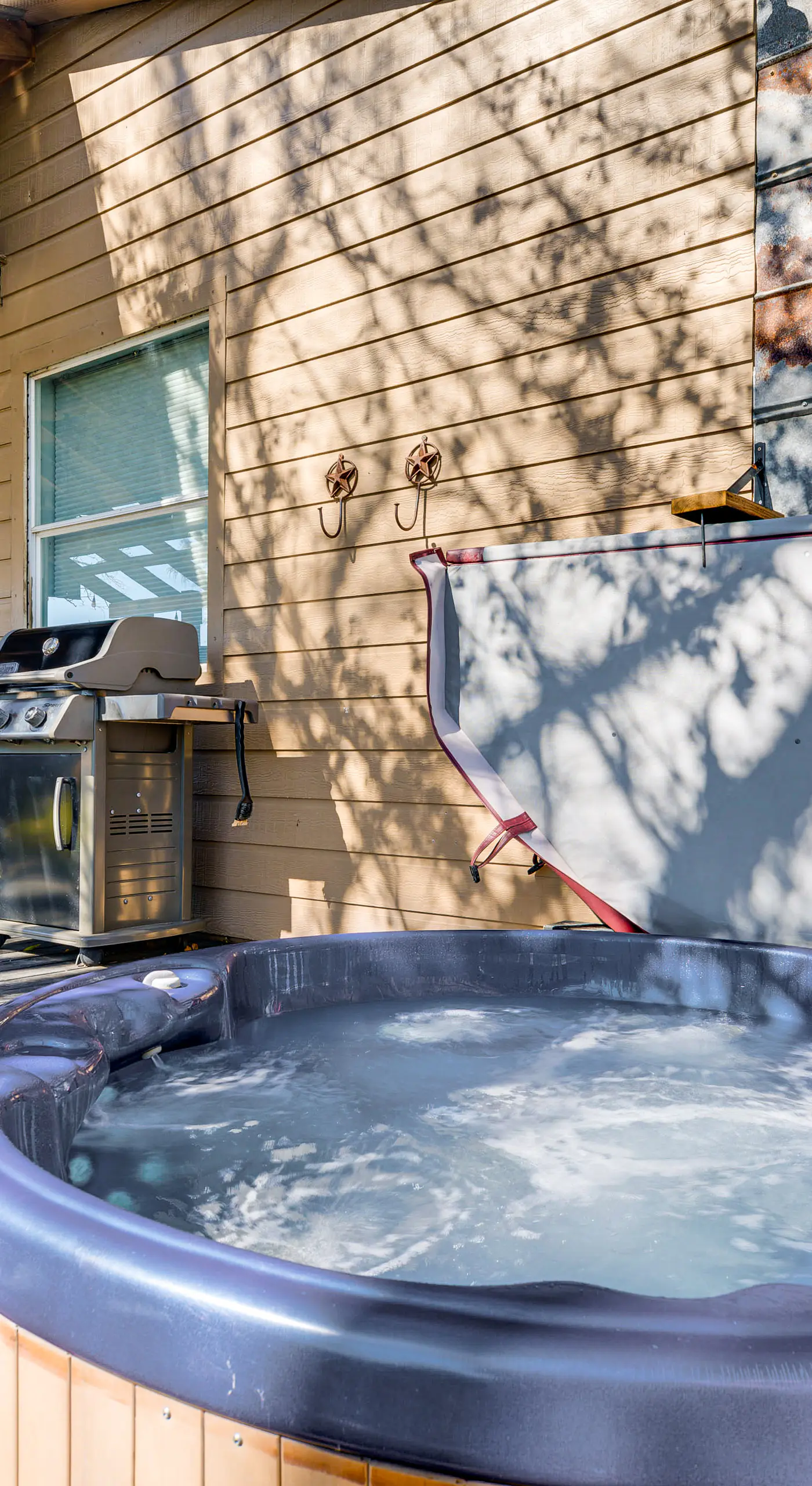 College Station Getaway w/ Hot Tub & Courtyard!