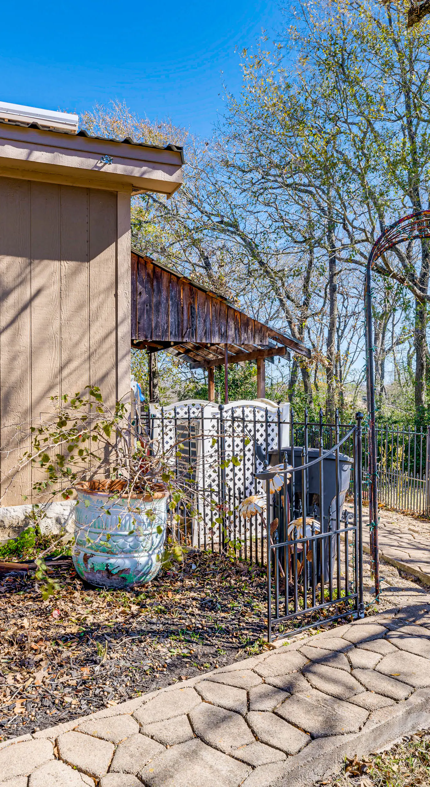 College Station Getaway w/ Hot Tub & Courtyard!