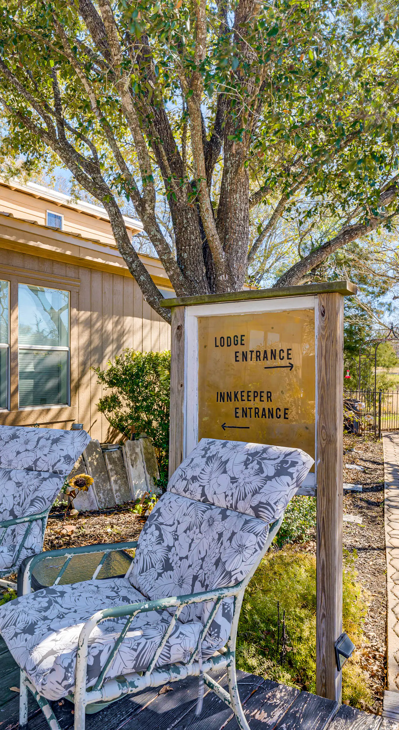 College Station Getaway w/ Hot Tub & Courtyard!