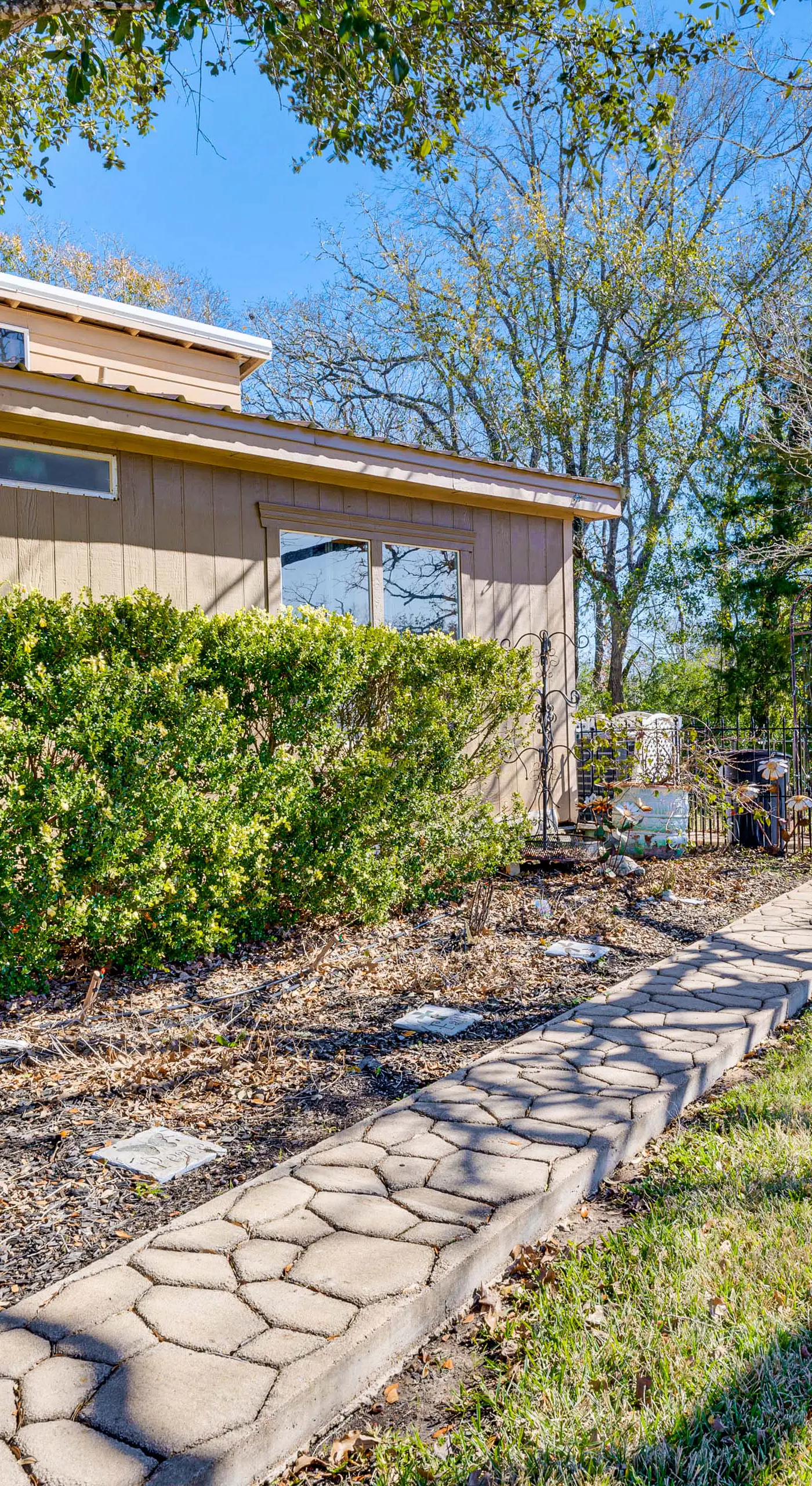 College Station Getaway w/ Hot Tub & Courtyard!