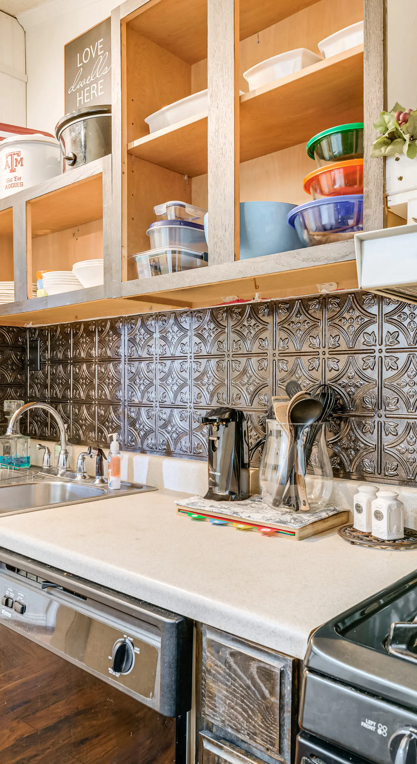 College Station Getaway w/ Hot Tub & Courtyard!