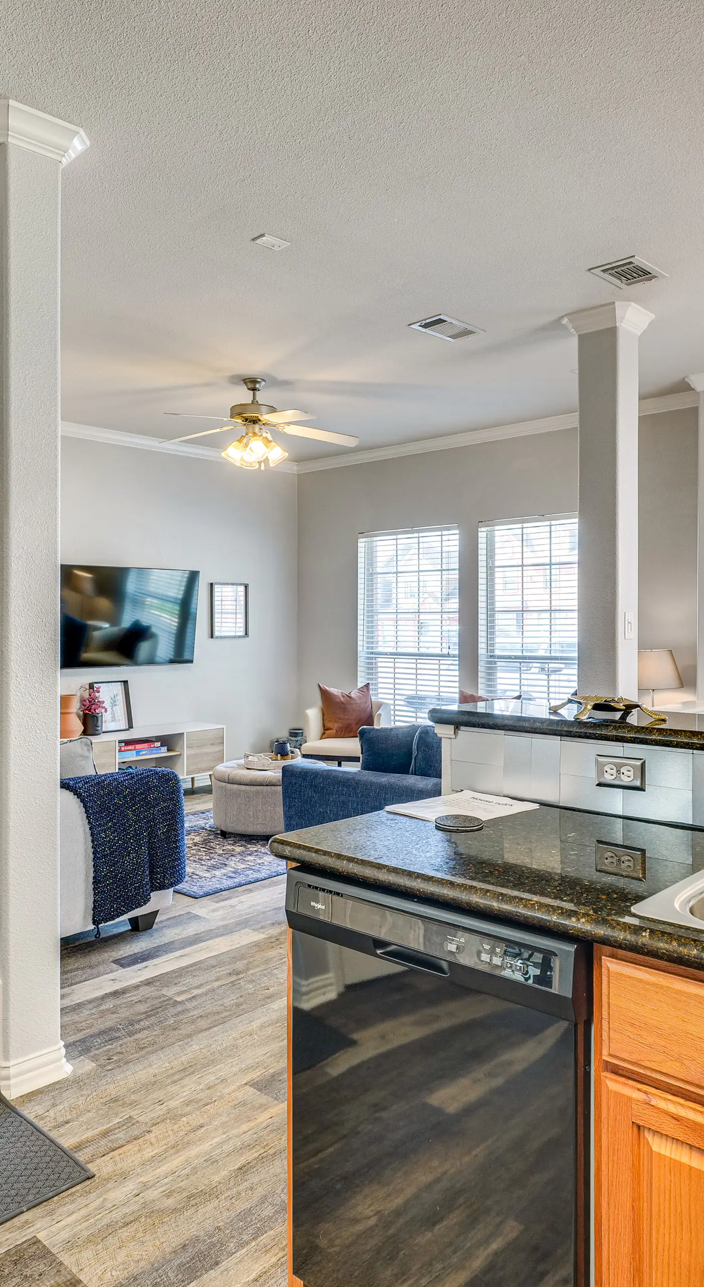 Central College Station Townhome w/ Community Pool