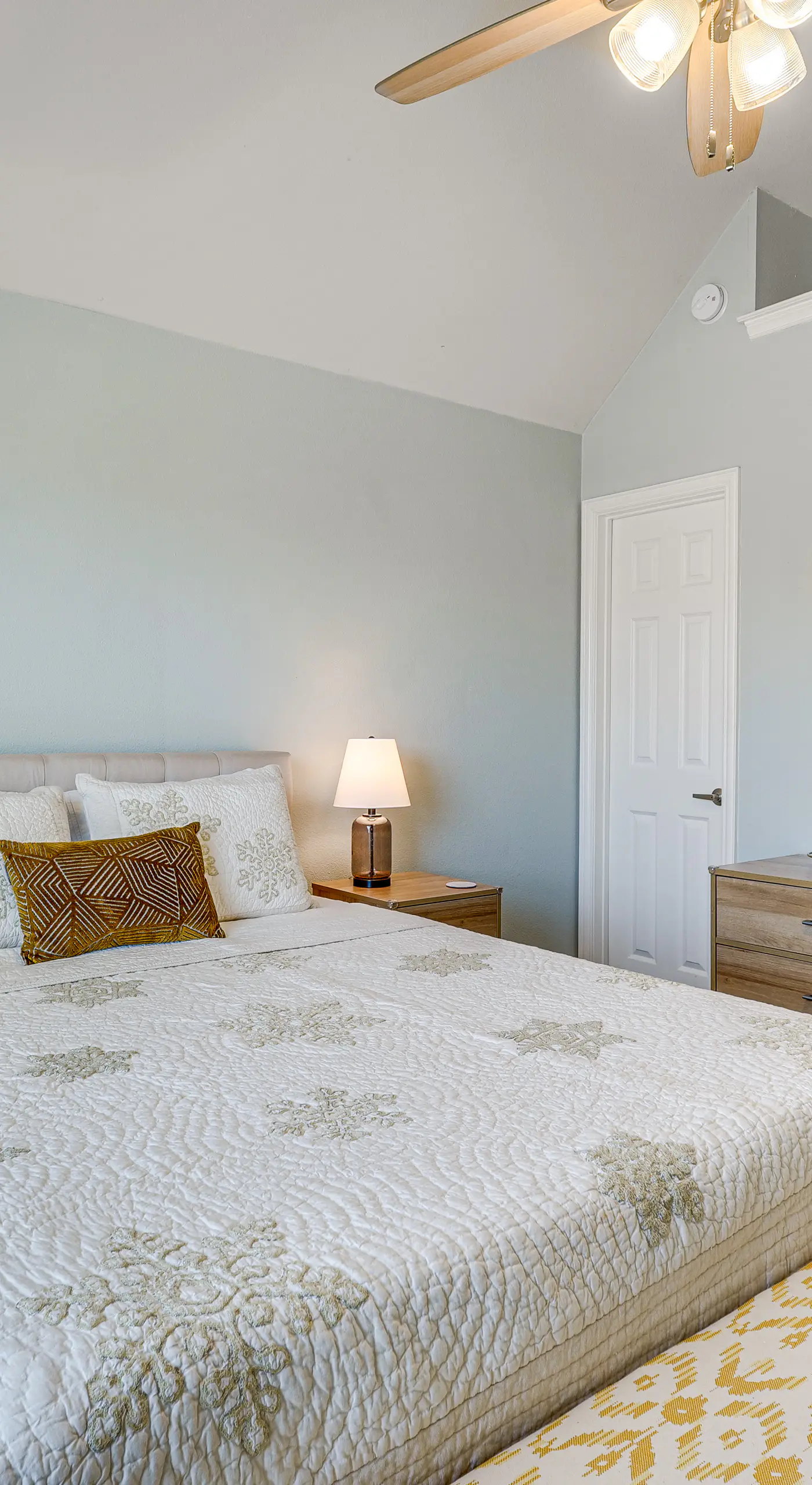 Central College Station Townhome w/ Community Pool