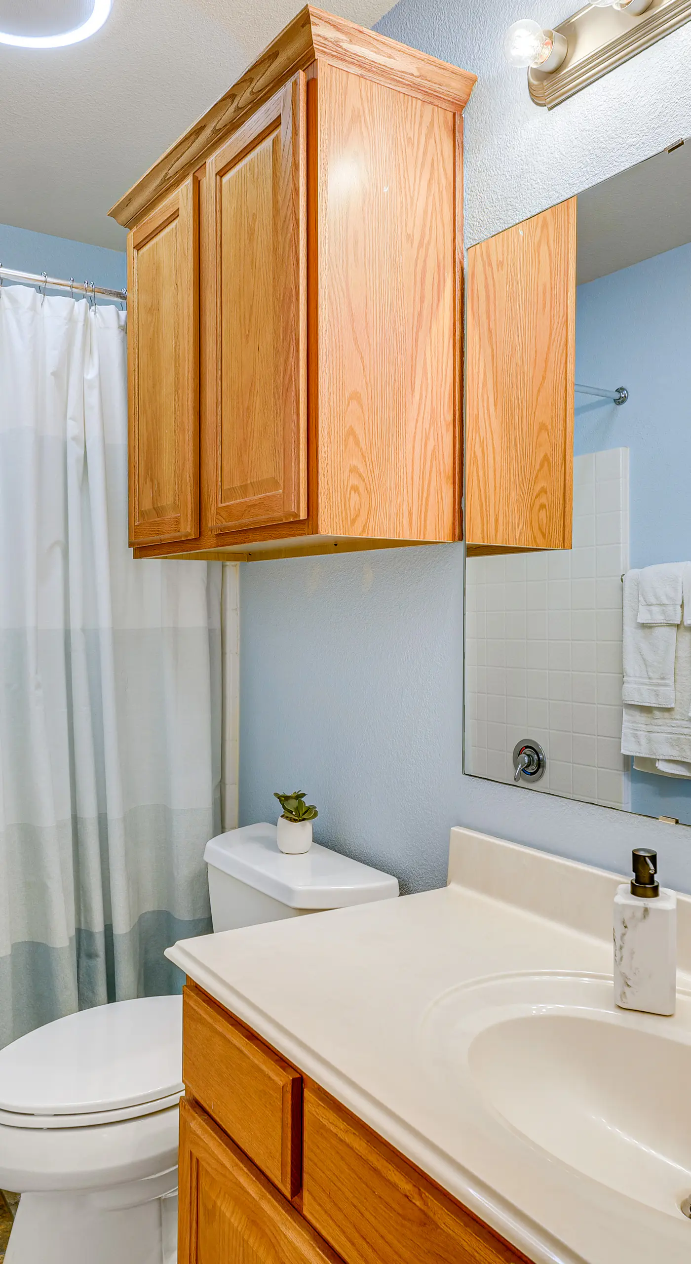 Central College Station Townhome w/ Community Pool