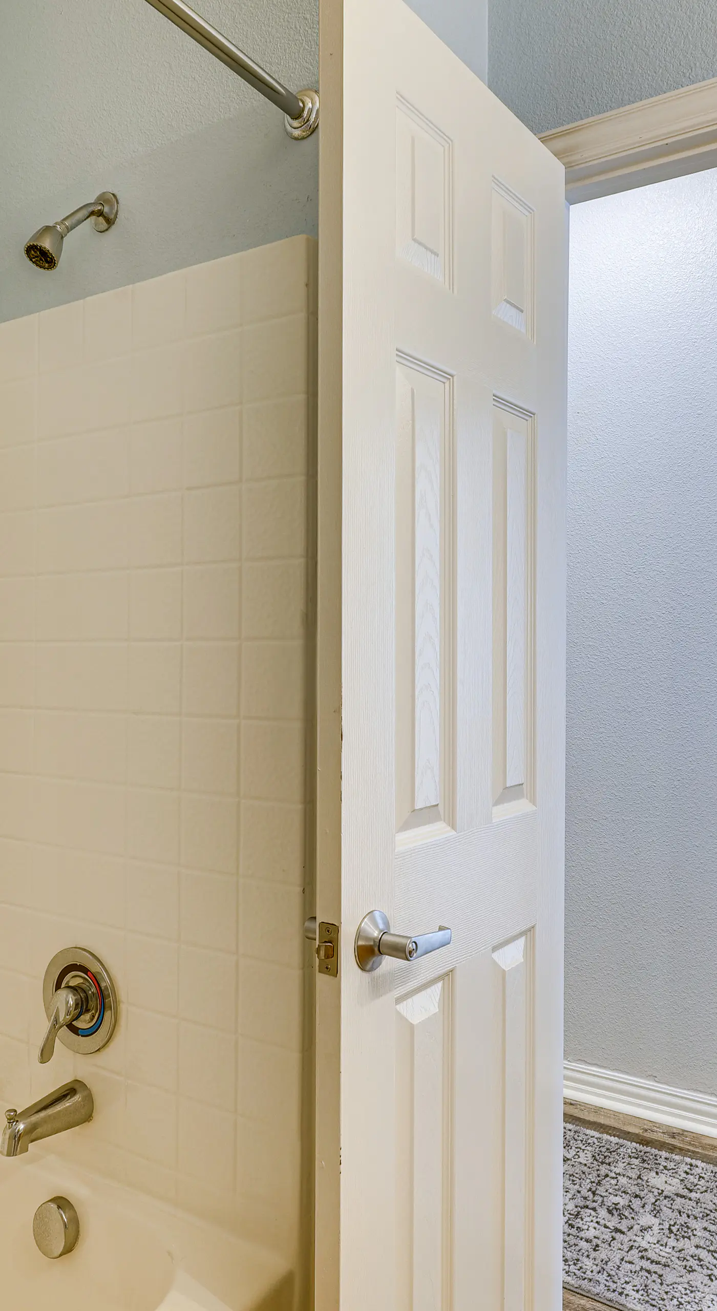 Central College Station Townhome w/ Community Pool
