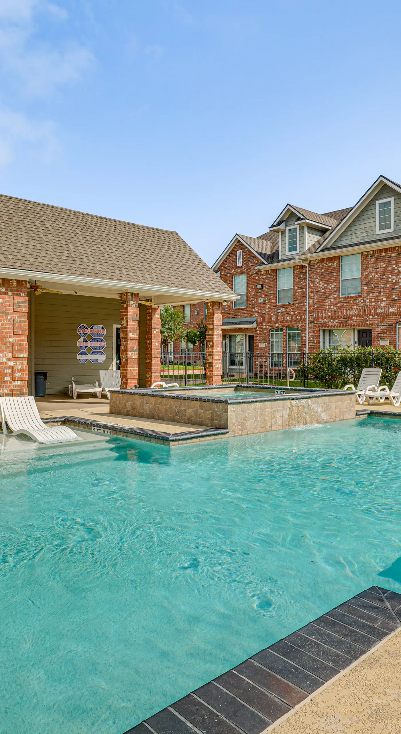 Central College Station Townhome w/ Community Pool