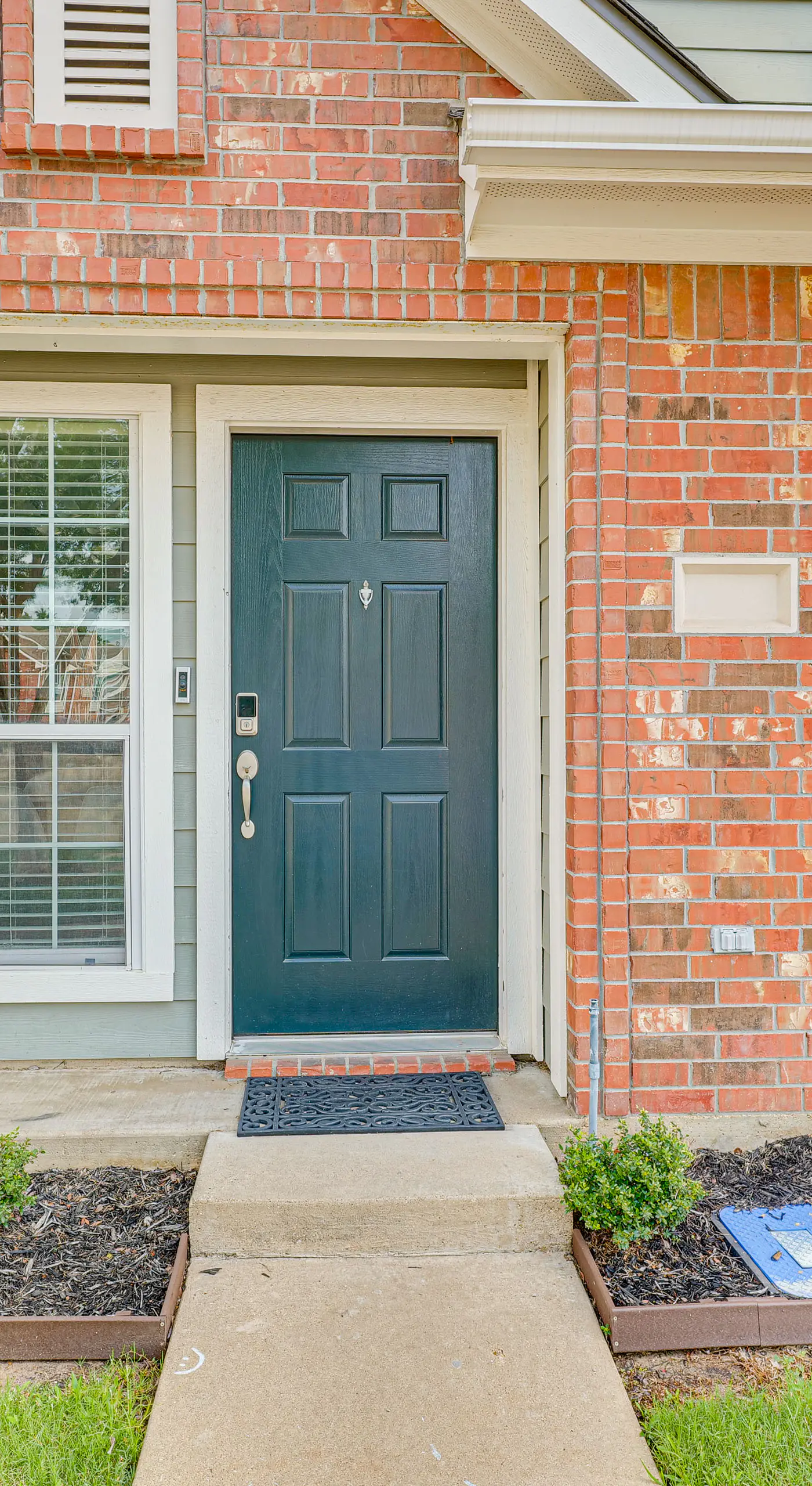 Central College Station Townhome w/ Community Pool