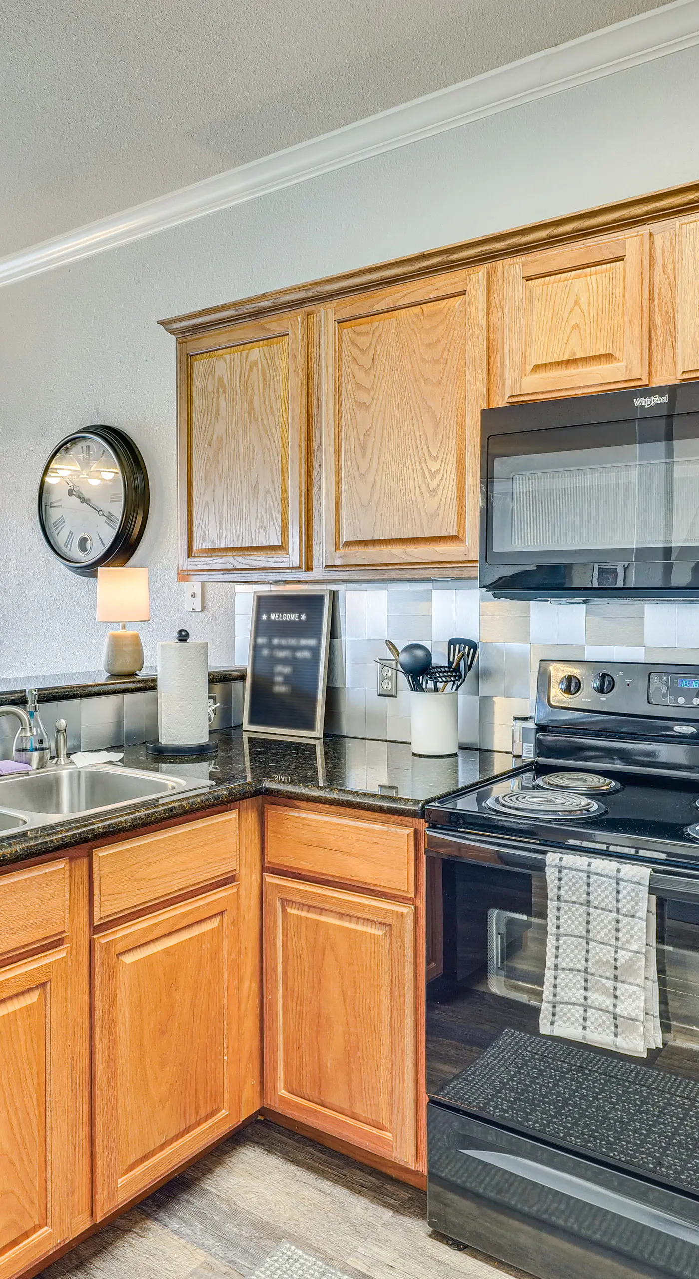 Central College Station Townhome w/ Community Pool