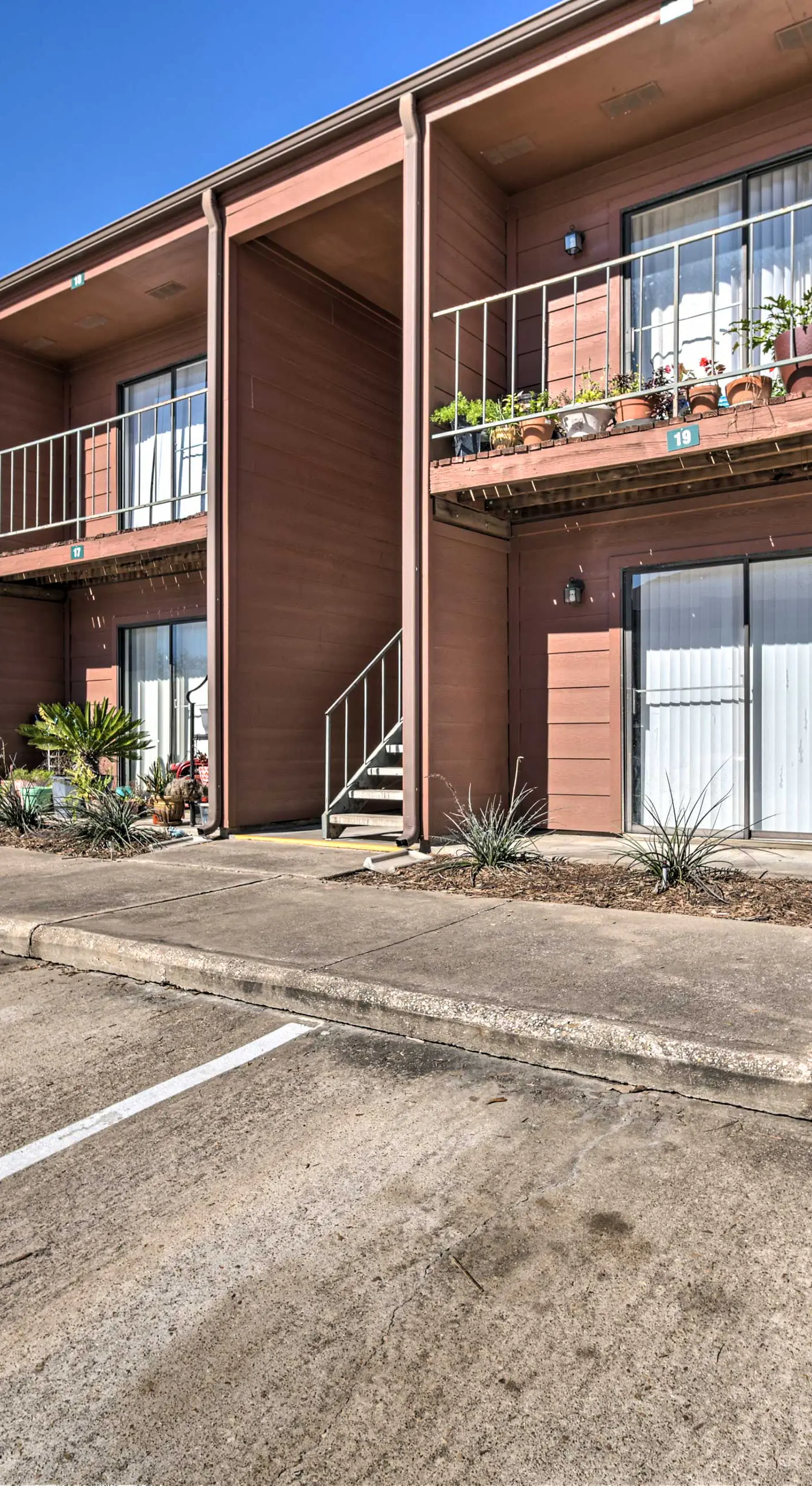 Game Day Retreat: Pool Access, 2 Mi to Texas A & M