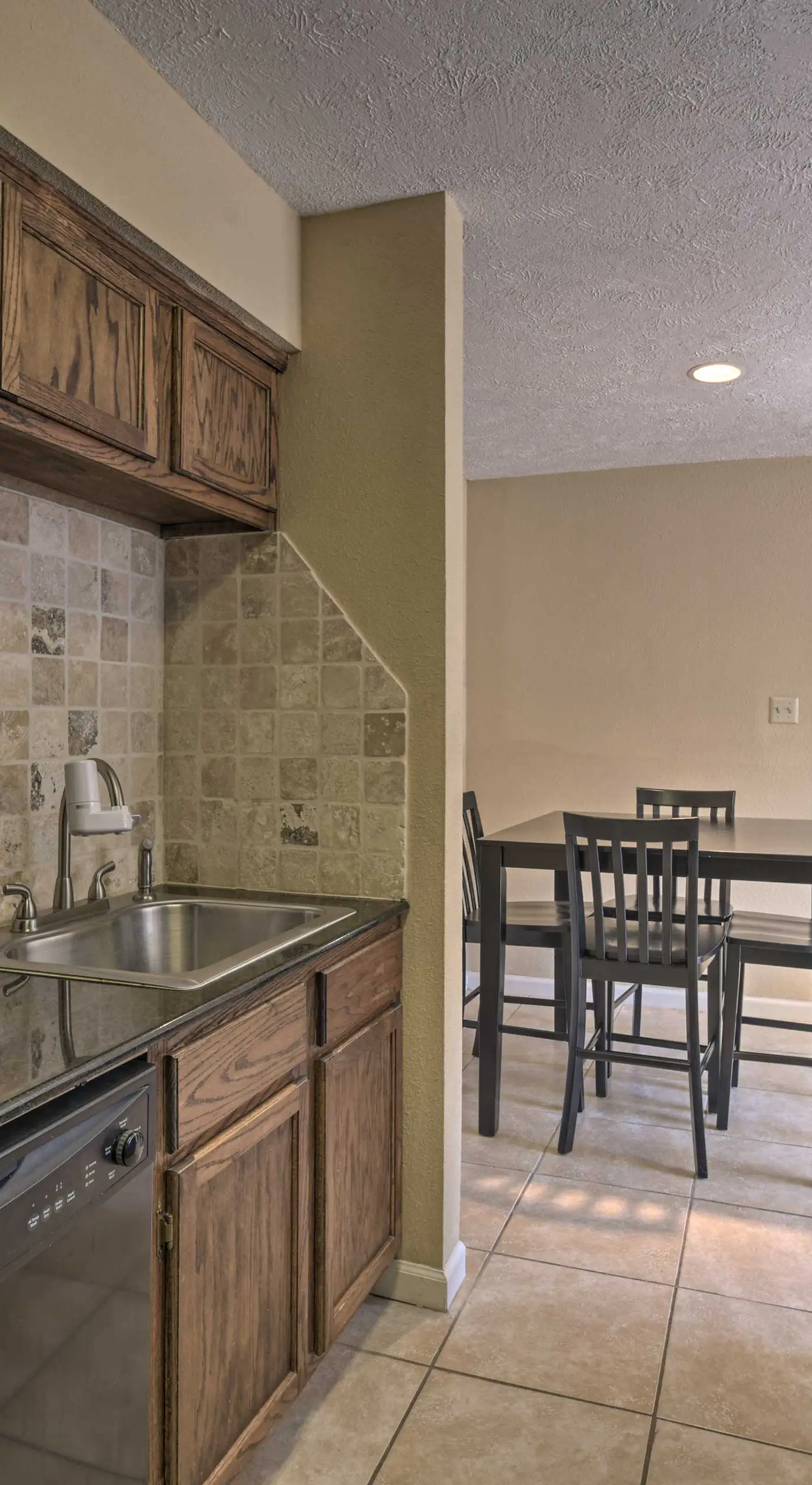 Game Day Retreat: Pool Access, 2 Mi to Texas A & M